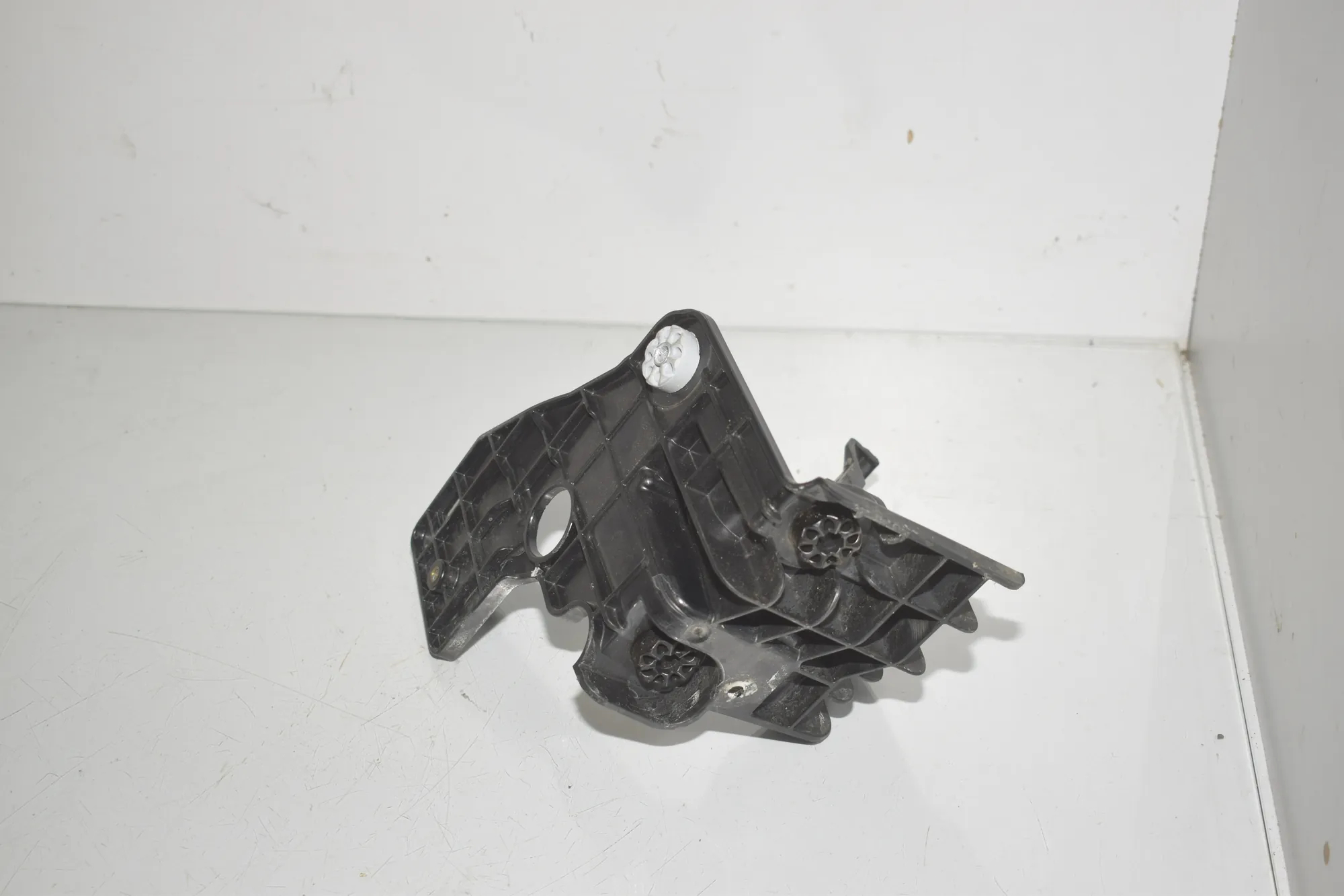 Bracket – OEM 8490361 · BMW i4 (G26) (2022 - -) eDrive35 2023 – 2