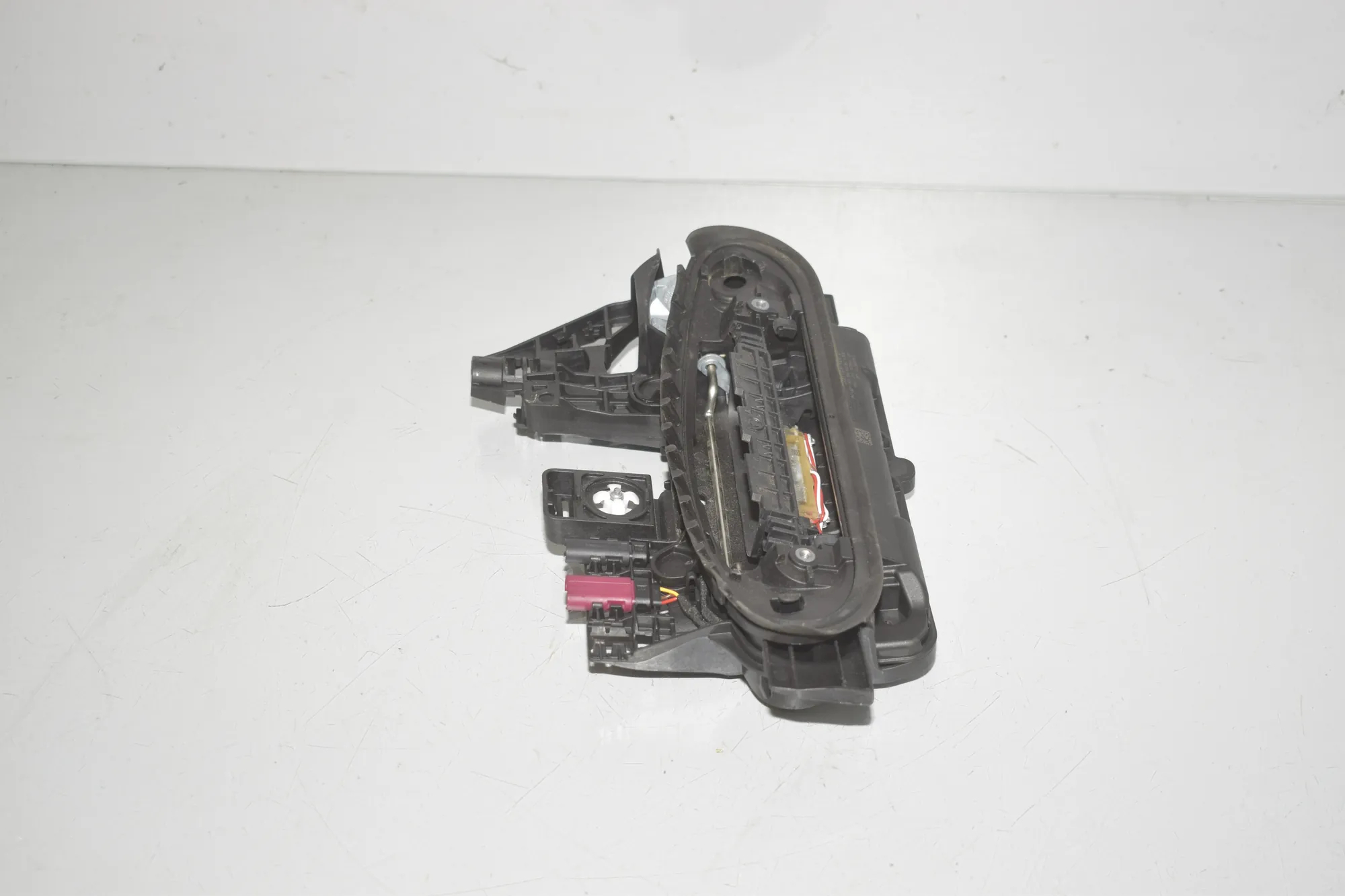 Front Left Door Interior Handle Frame – OEM 5A68EF4 · BMW i4 (G26) (2022 - -) eDrive35 2023 – 2