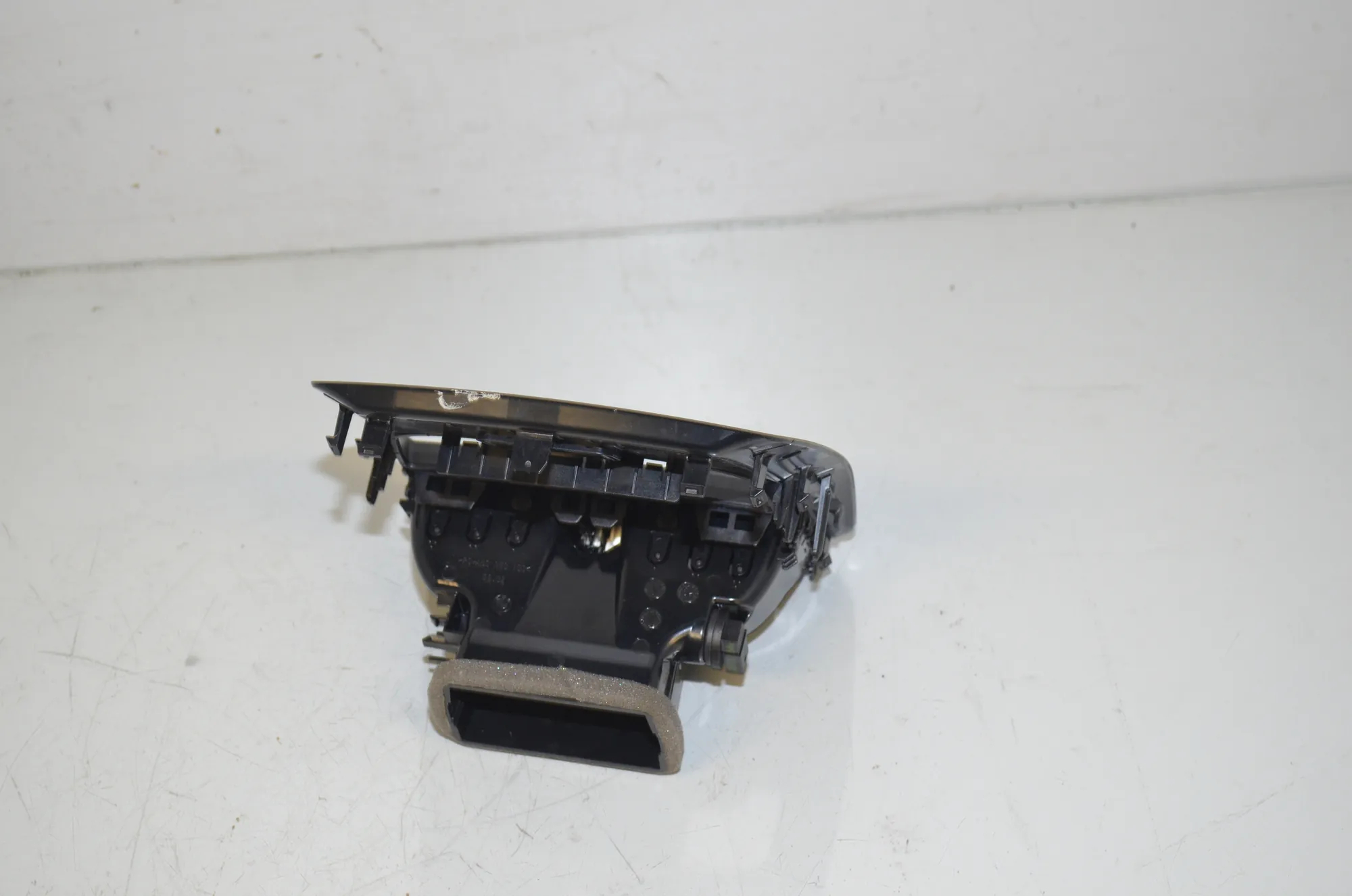 Center Console Trim – OEM 6996849 · BMW i4 (G26) (2022 - -) eDrive35 2023 – 3