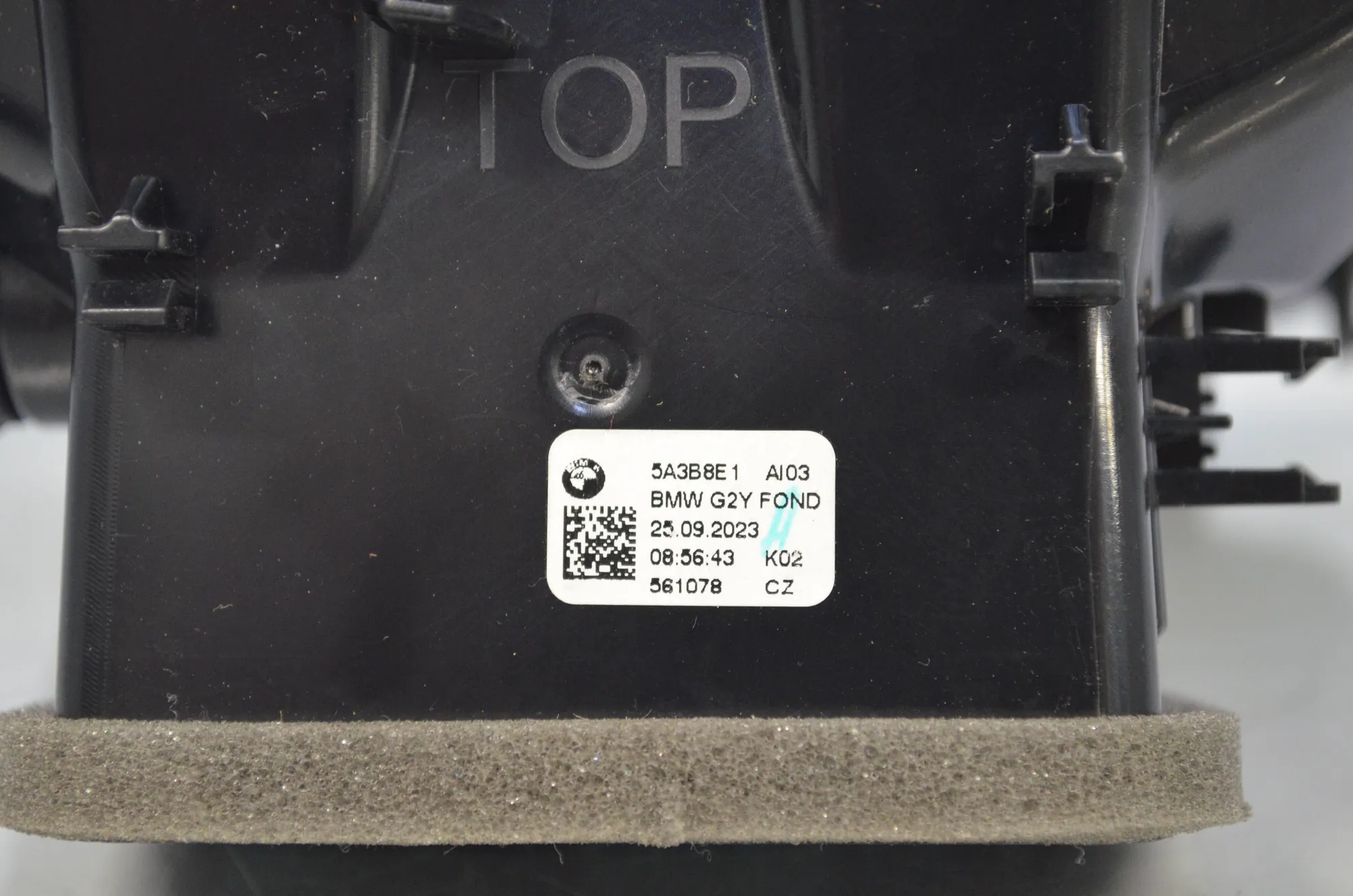 Center Console Trim – OEM 6996849 · BMW i4 (G26) (2022 - -) eDrive35 2023 – 6