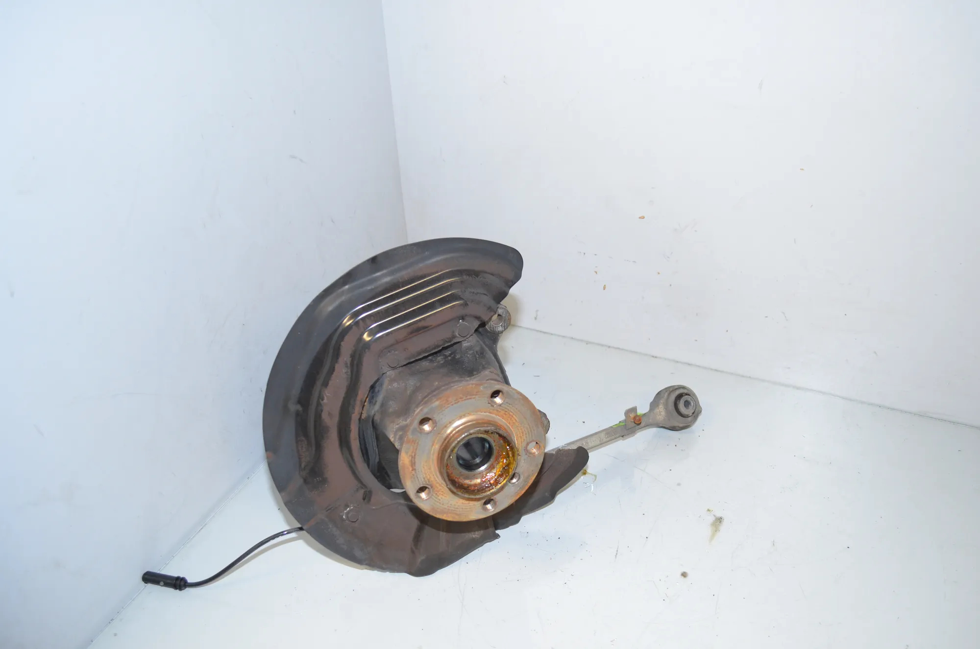 Front Left Wheel Hub – OEM 6855953 · BMW X3 (F25) xDrive 20 d 2017 – 5