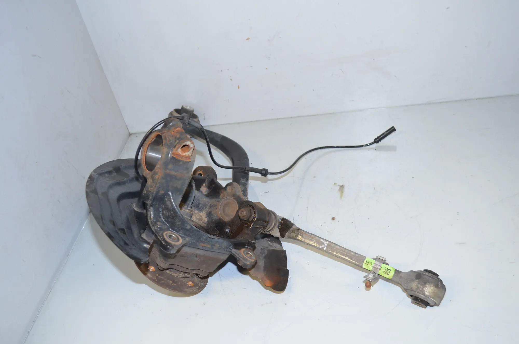 Front Left Wheel Hub – OEM 6855953 · BMW X3 (F25) xDrive 20 d 2017 – 2