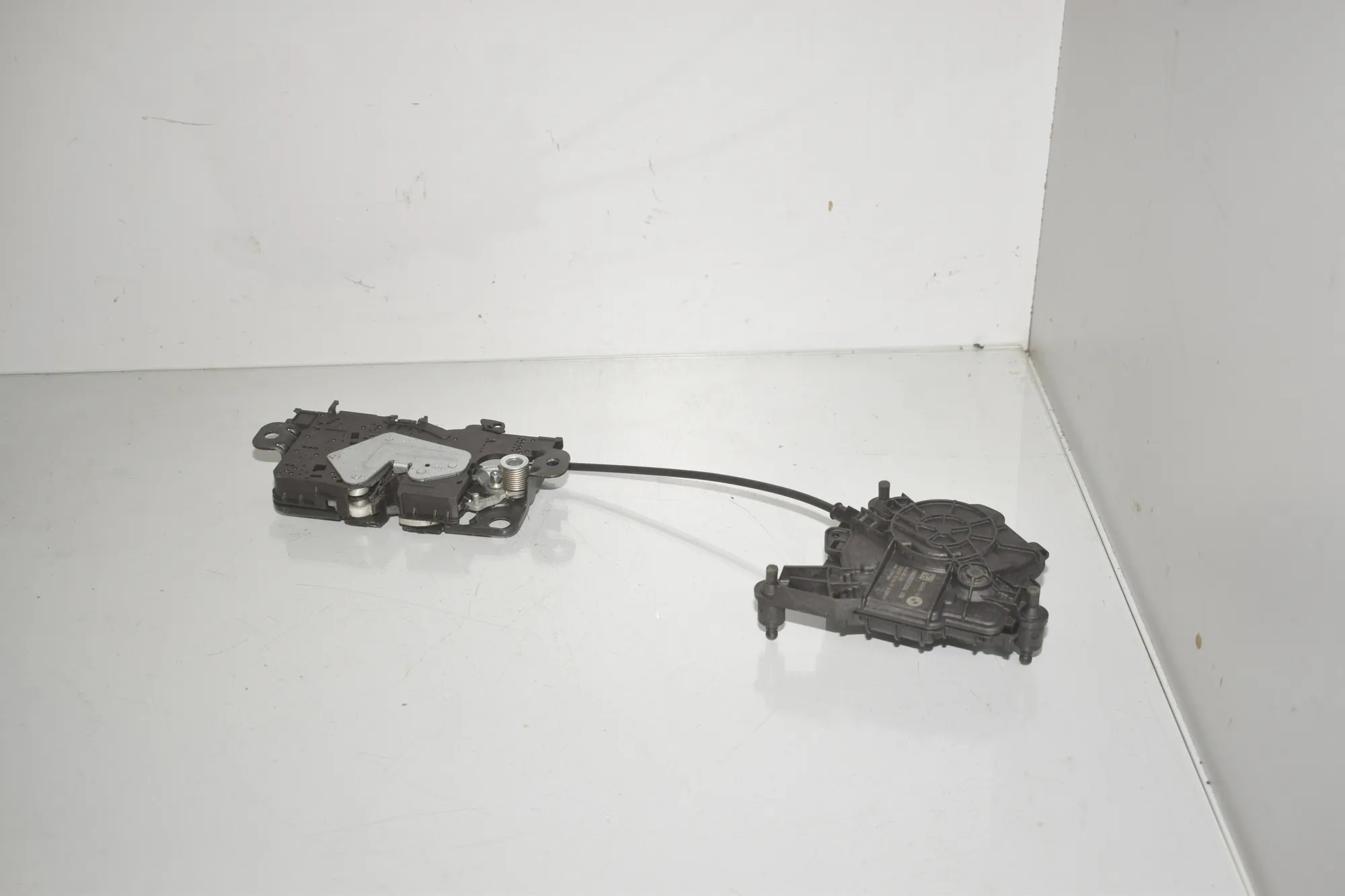 Tailgate Boot Lock – OEM 7464411 · BMW 2 Active Tourer (U06) (2021 - -) 218d 2022