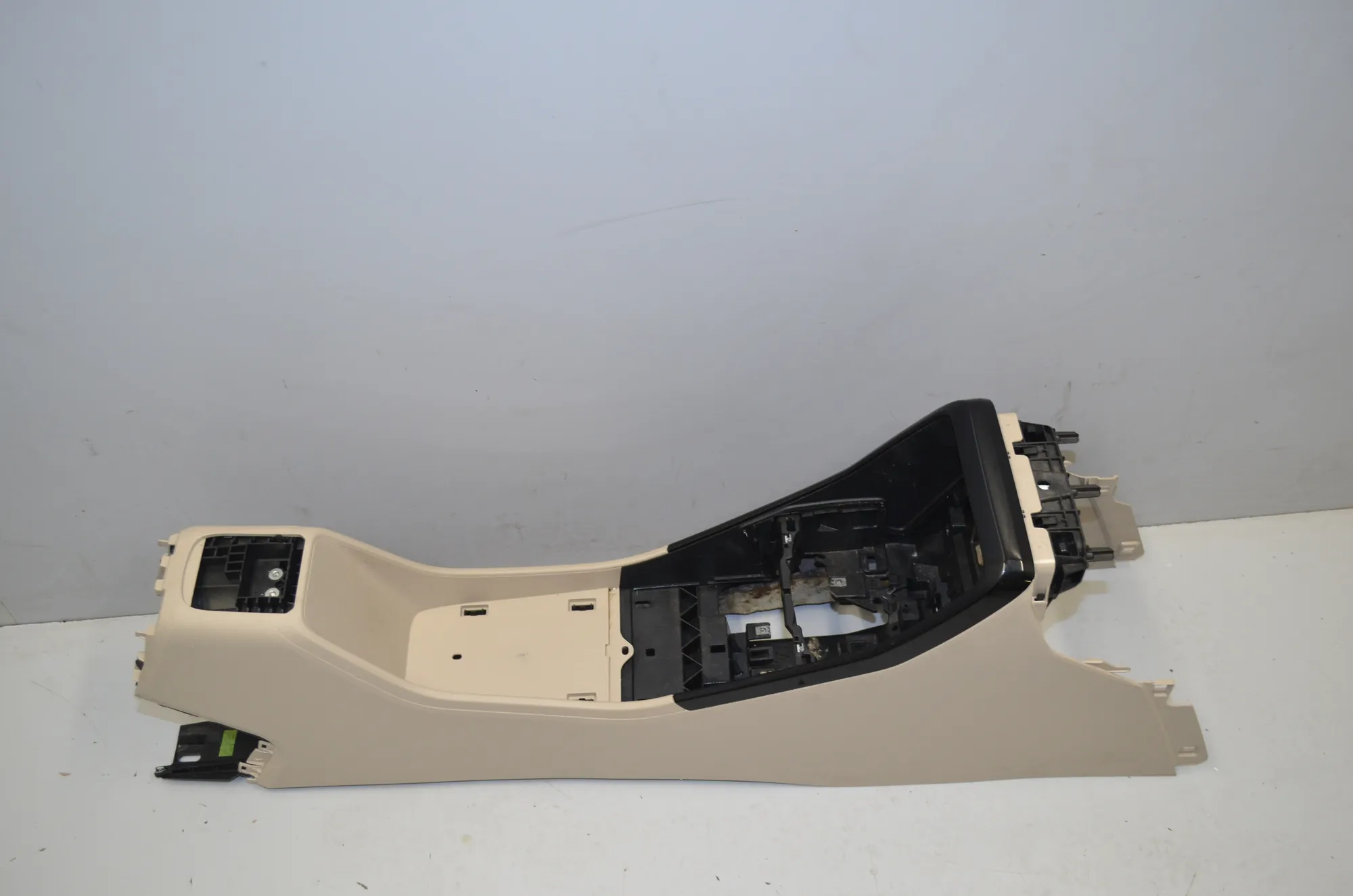 Center Console – OEM 5A2E040 · BMW 2 Active Tourer (U06) (2021 - -) 218d 2022 – 4
