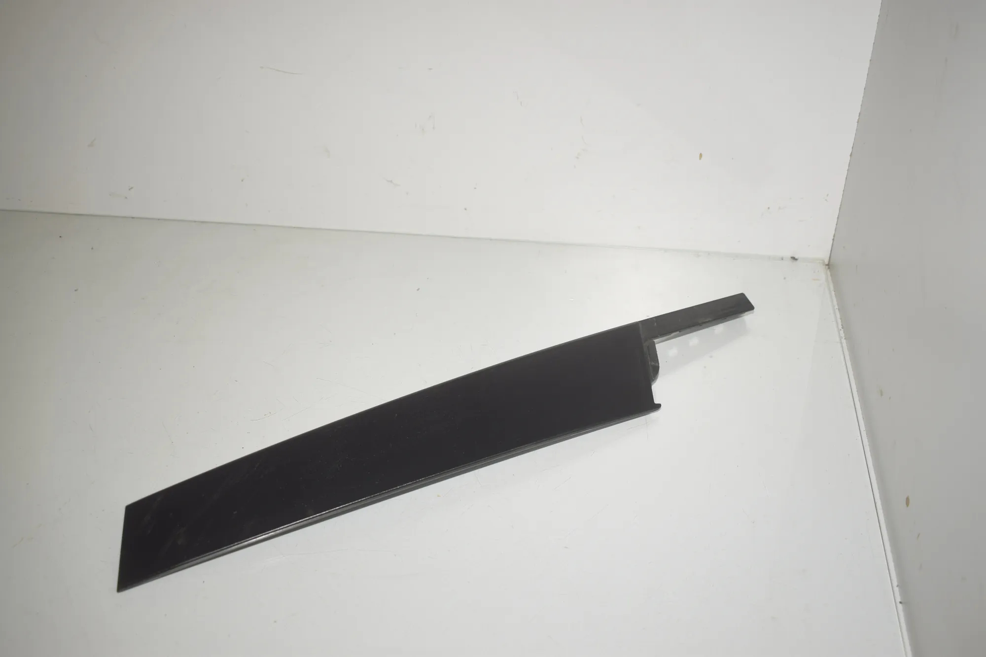 Front Right Door Vertical Trim – OEM 8496316 · BMW 2 Active Tourer (U06) (2021 - -) 218d 2022 – 2