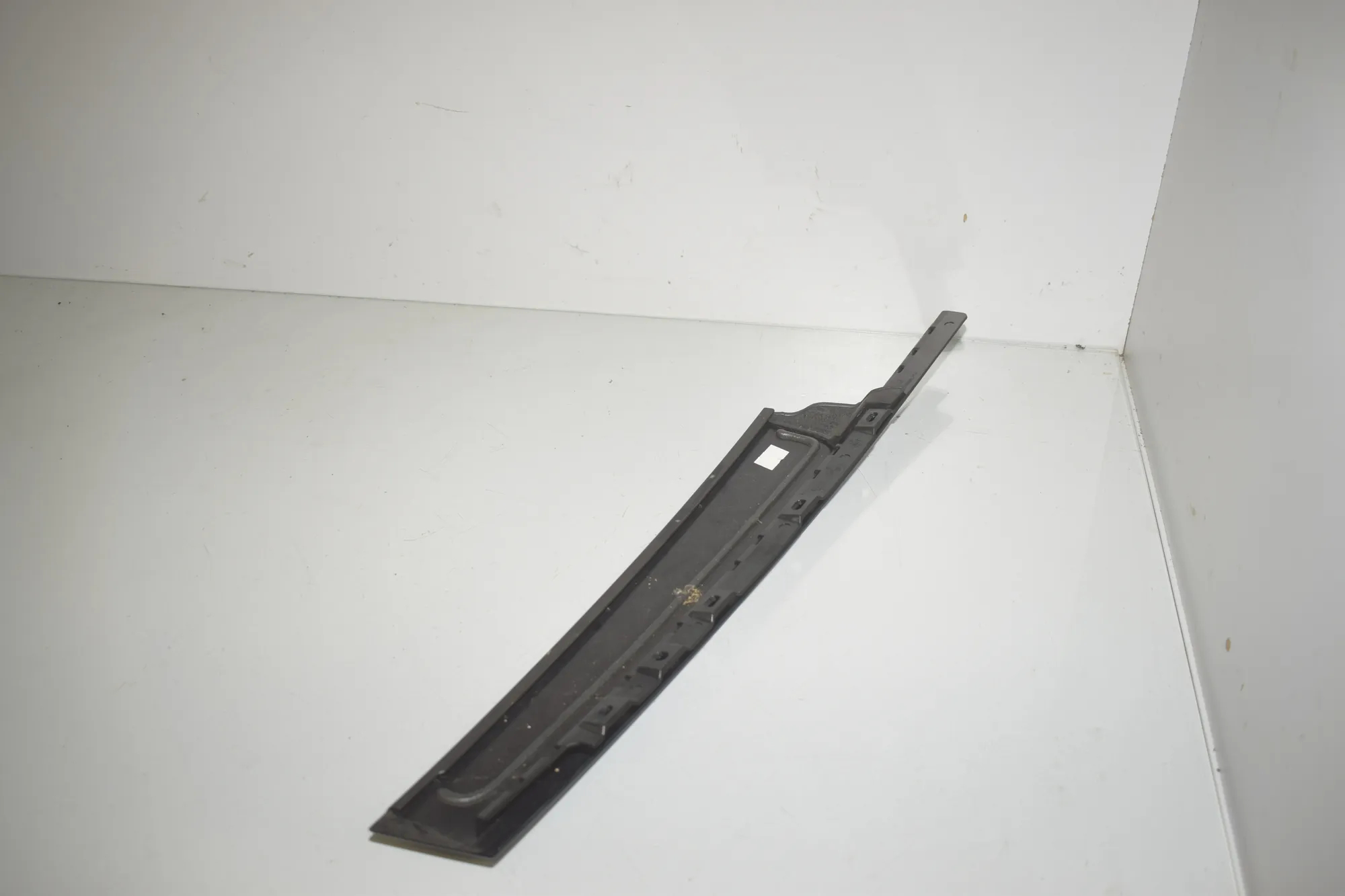 Front Right Door Vertical Trim – OEM 8496316 · BMW 2 Active Tourer (U06) (2021 - -) 218d 2022 – 3