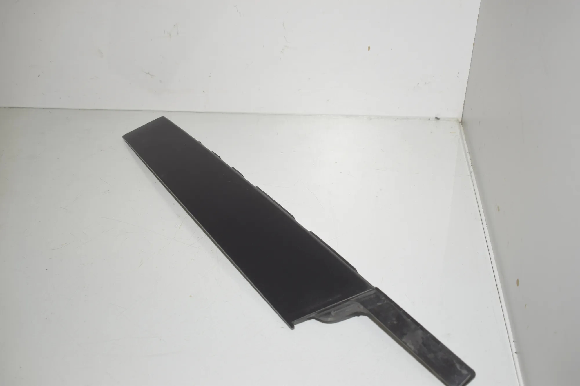 Front Right Door Vertical Trim – OEM 8496316 · BMW 2 Active Tourer (U06) (2021 - -) 218d 2022