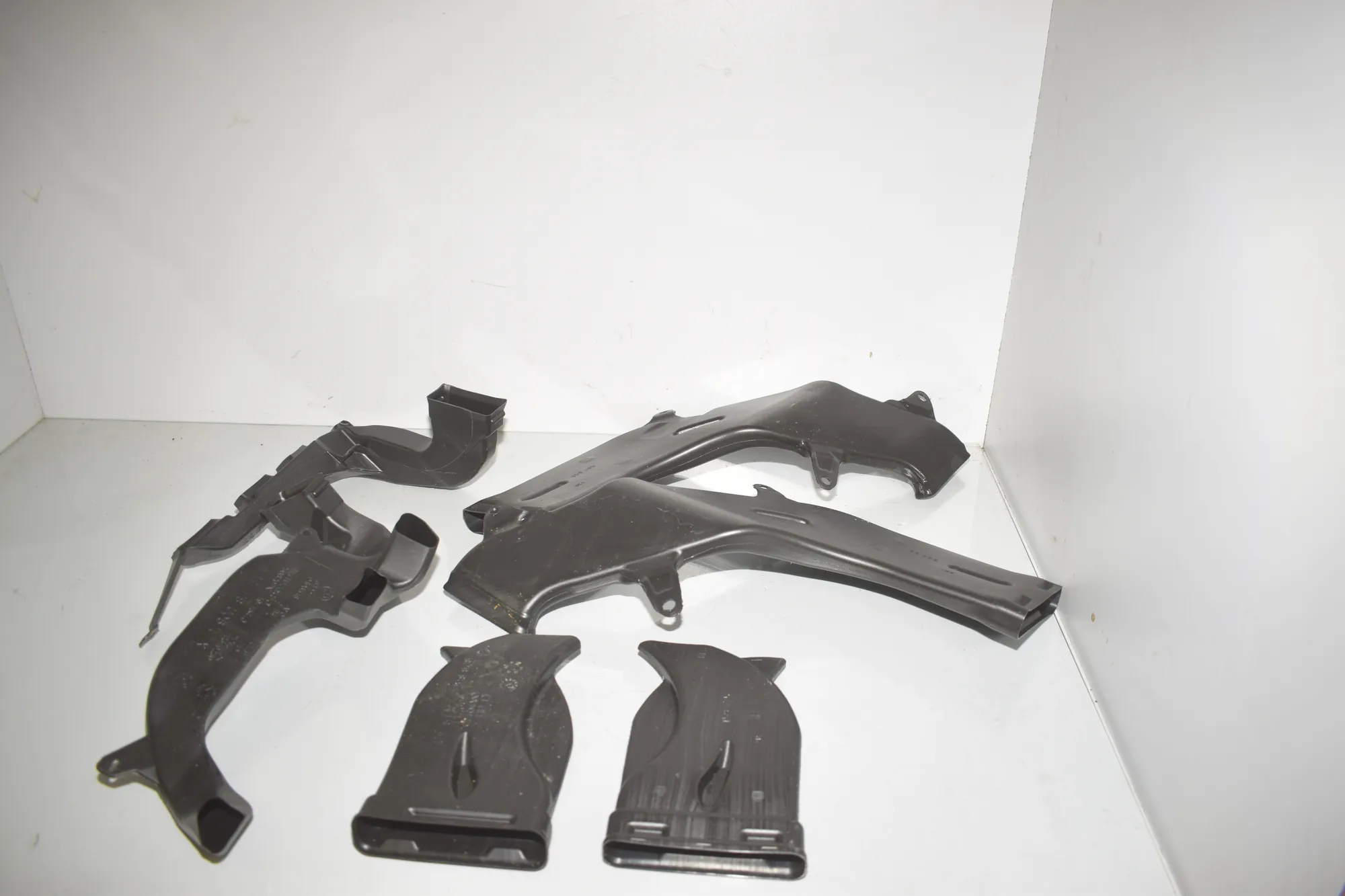 Interior Air Duct Channel – OEM 7298807 · BMW 2 Active Tourer (U06) (2021 - -) 218d 2022 – 2