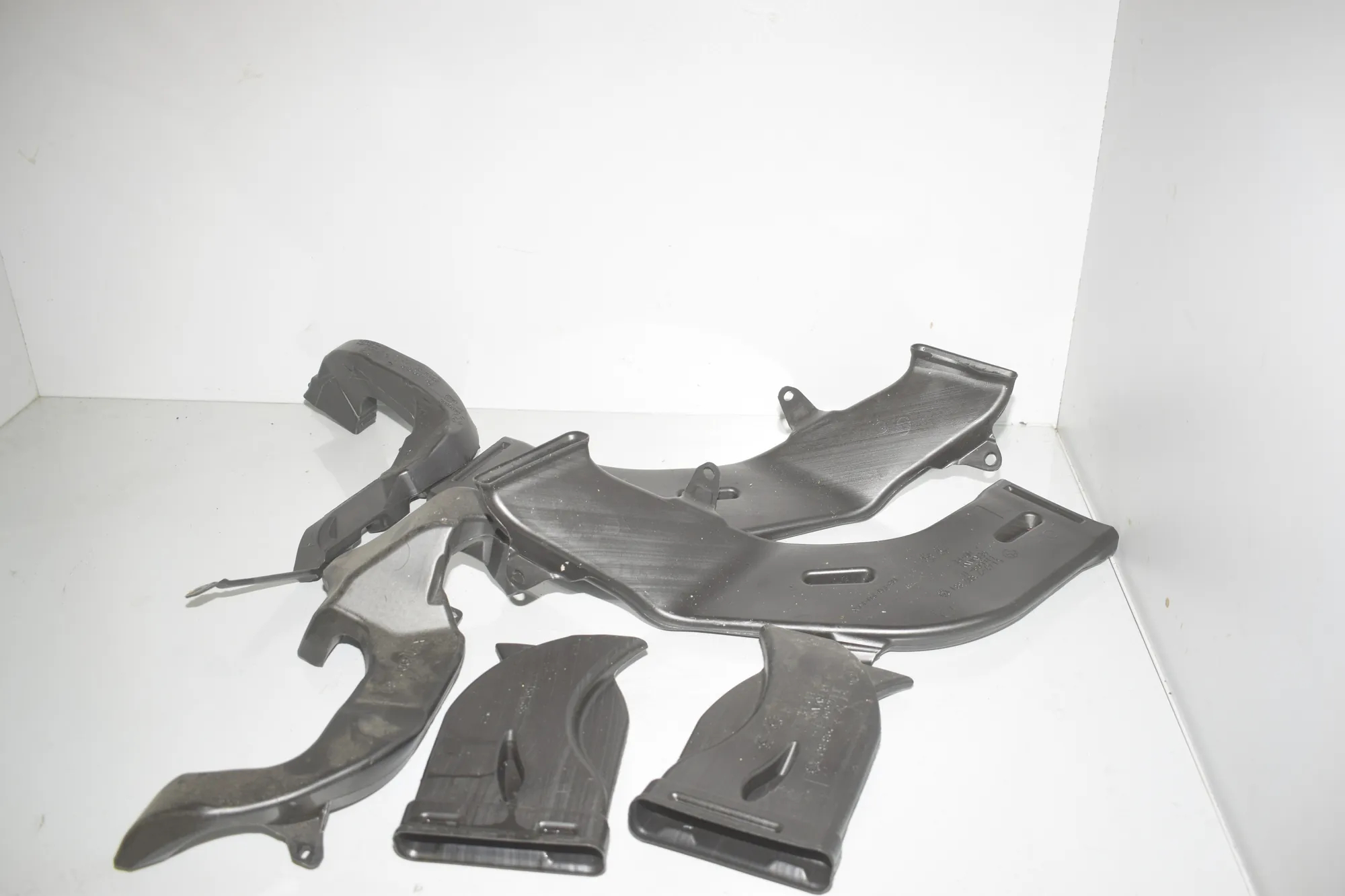 Interior Air Duct Channel – OEM 7298807 · BMW 2 Active Tourer (U06) (2021 - -) 218d 2022 – 4