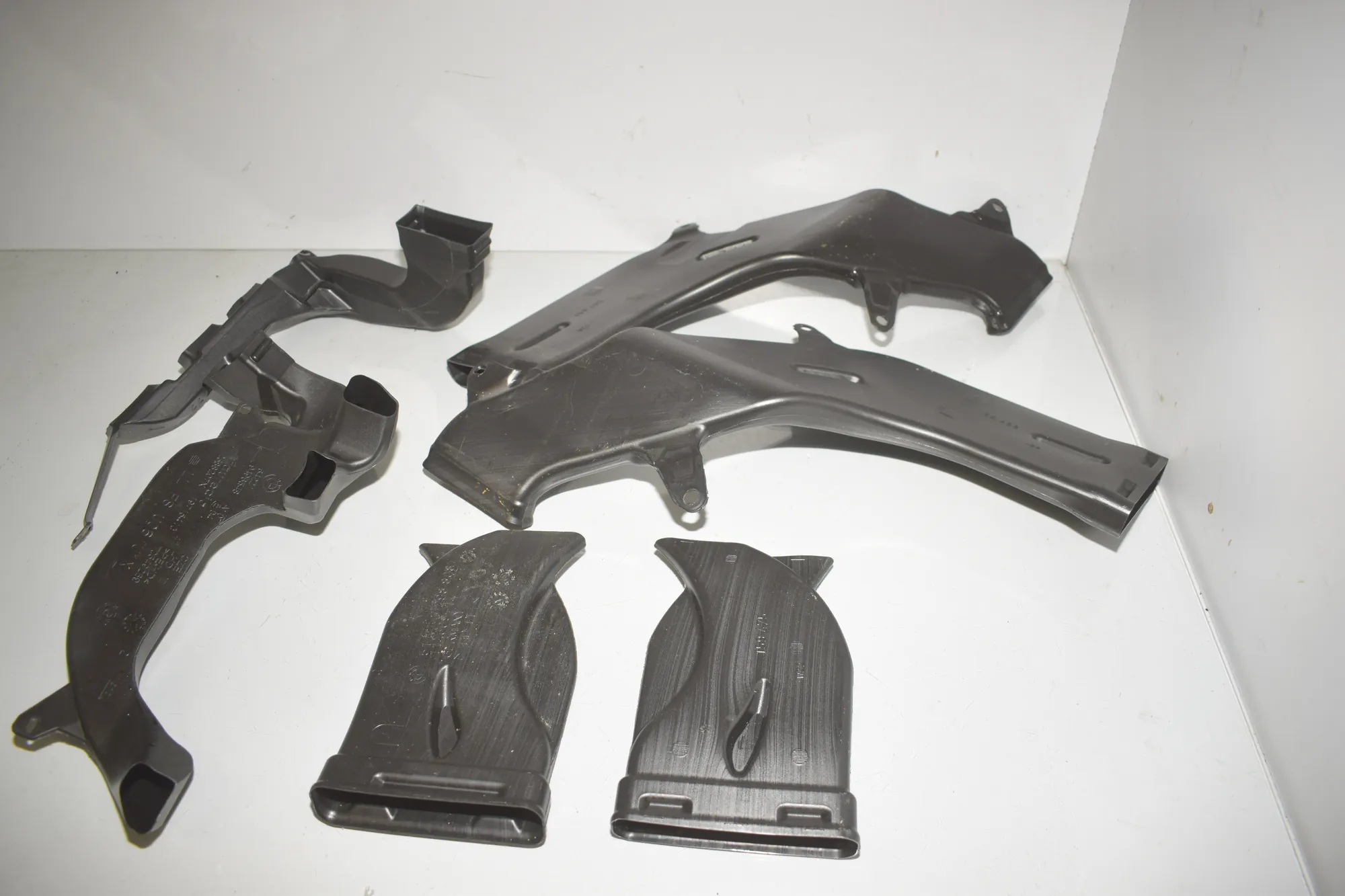 Interior Air Duct Channel – OEM 7298807 · BMW 2 Active Tourer (U06) (2021 - -) 218d 2022 – 3