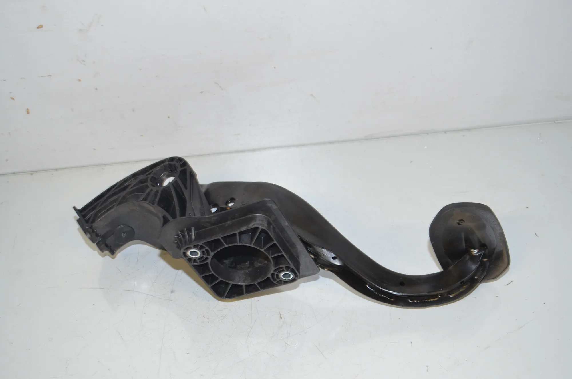 Brake Pedal – OEM 6891135 · BMW 2 Active Tourer (U06) (2021 - -) 218d 2022 – 3