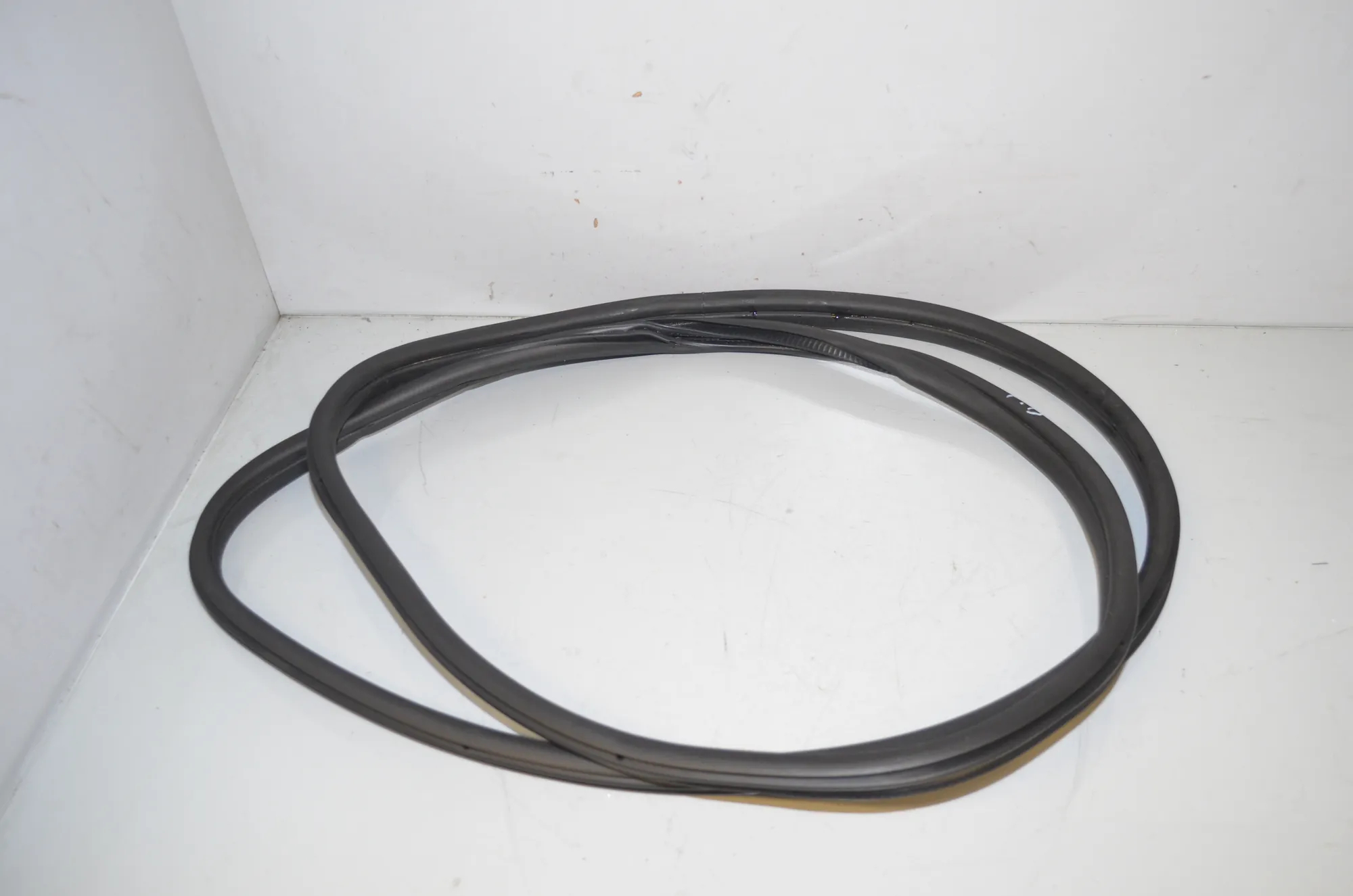 Front Right Door Seal Rubber – OEM 9851716 · BMW 2 Active Tourer (U06) (2021 - -) 218d 2022 – 2