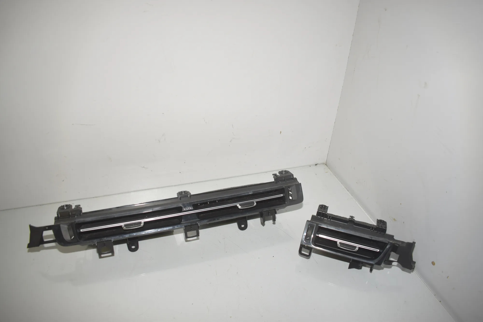 Dashboard Air Vents – OEM 9483382 · BMW 2 Active Tourer (U06) (2021 - -) 218d 2022 – 2