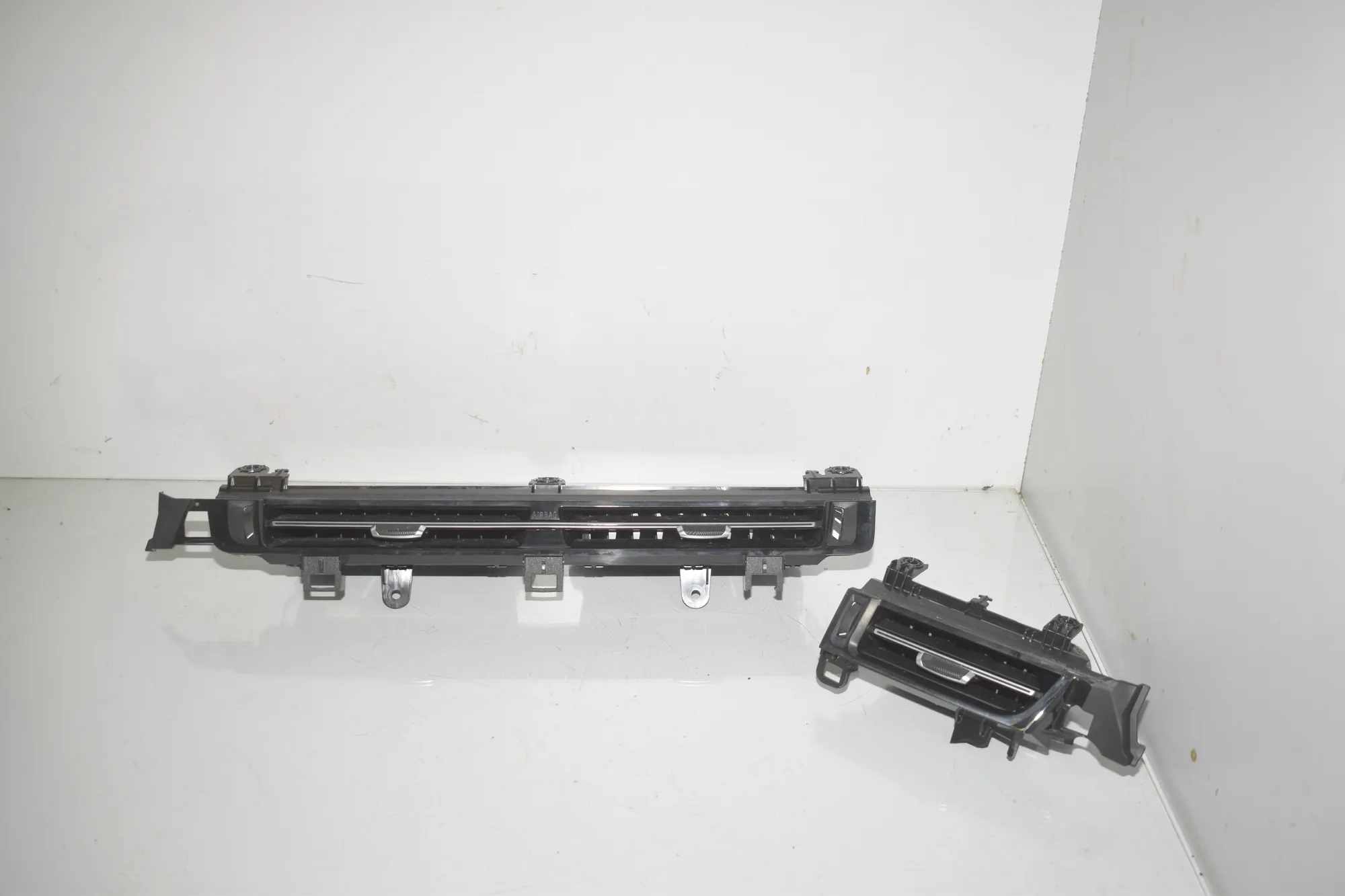 Dashboard Air Vents – OEM 9483382 · BMW 2 Active Tourer (U06) (2021 - -) 218d 2022