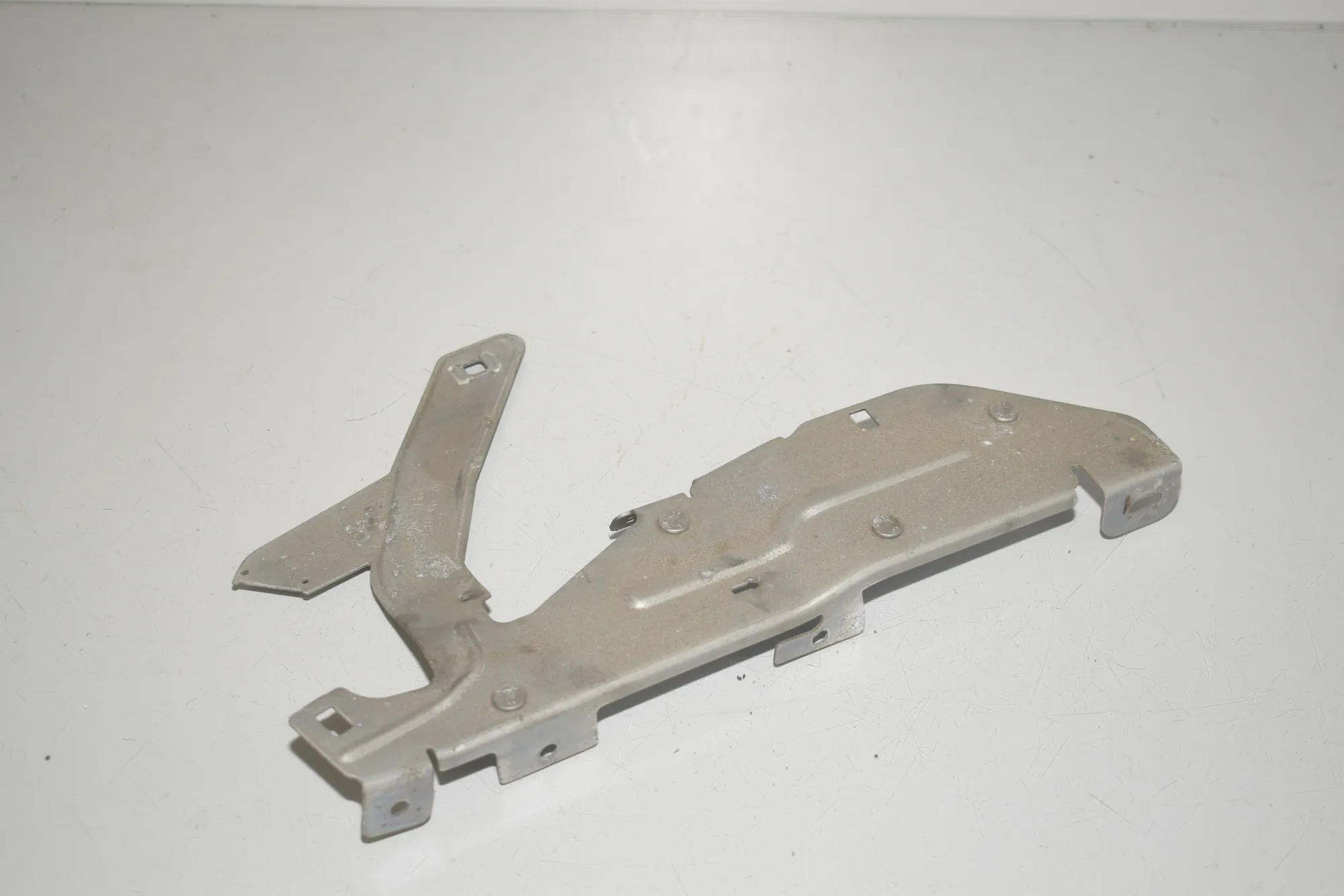 Bracket – OEM 9887386 · BMW 2 Active Tourer (U06) (2021 - -) 218d 2022 – 2