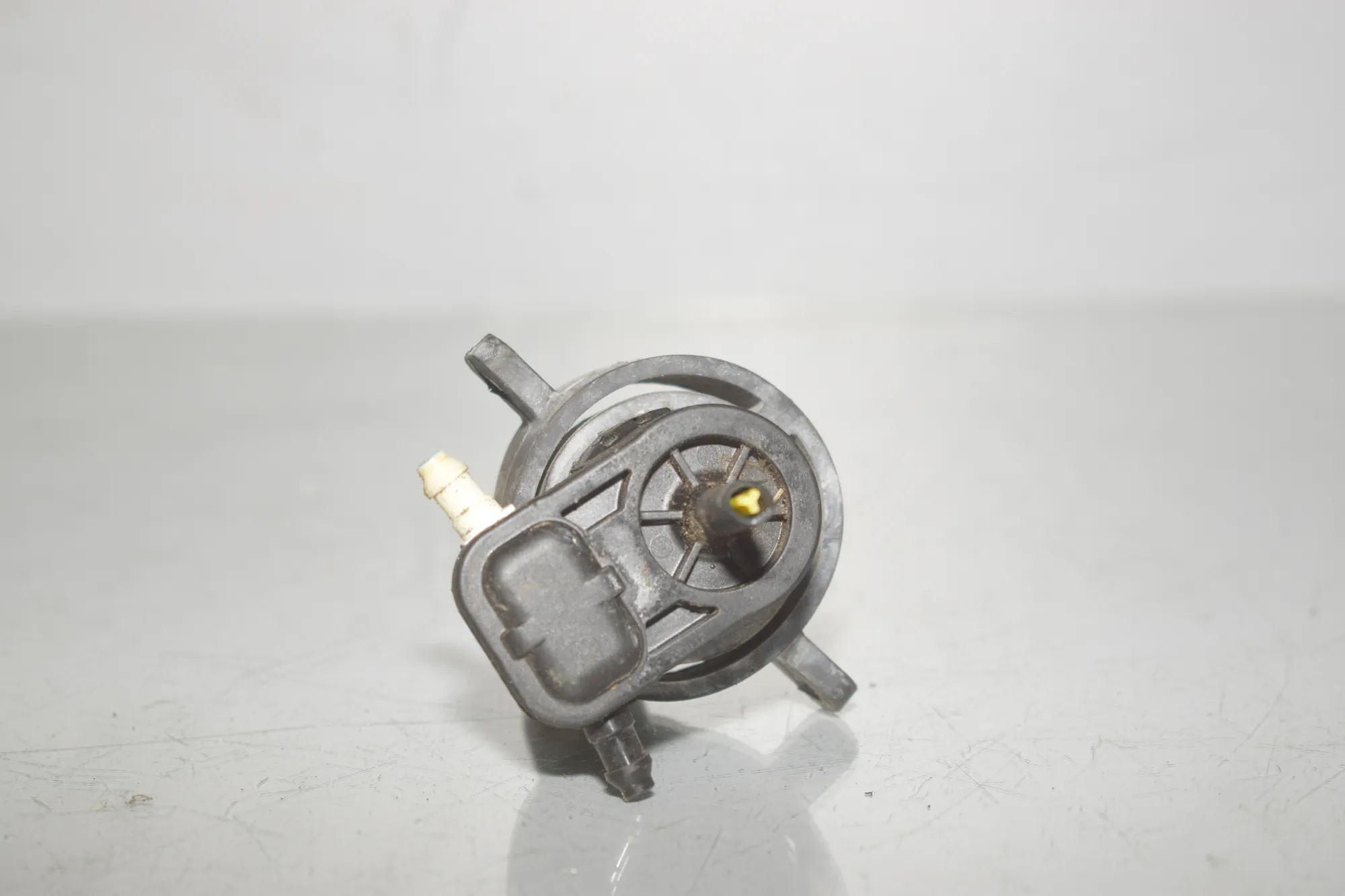 Washer Tank Motor – OEM 5A04D89 · BMW 2 Active Tourer (U06) (2021 - -) 218d 2022 – 5