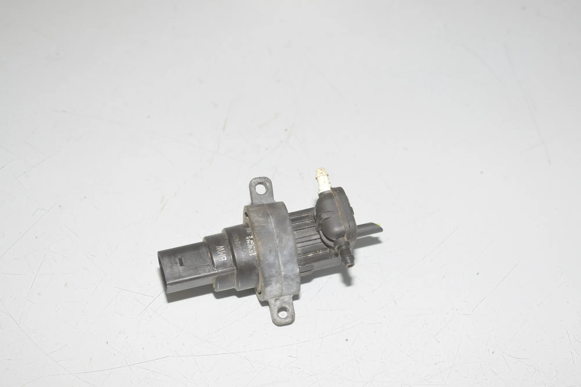 Washer Tank Motor – OEM 5A04D89 · BMW 2 Active Tourer (U06) (2021 - -) 218d 2022