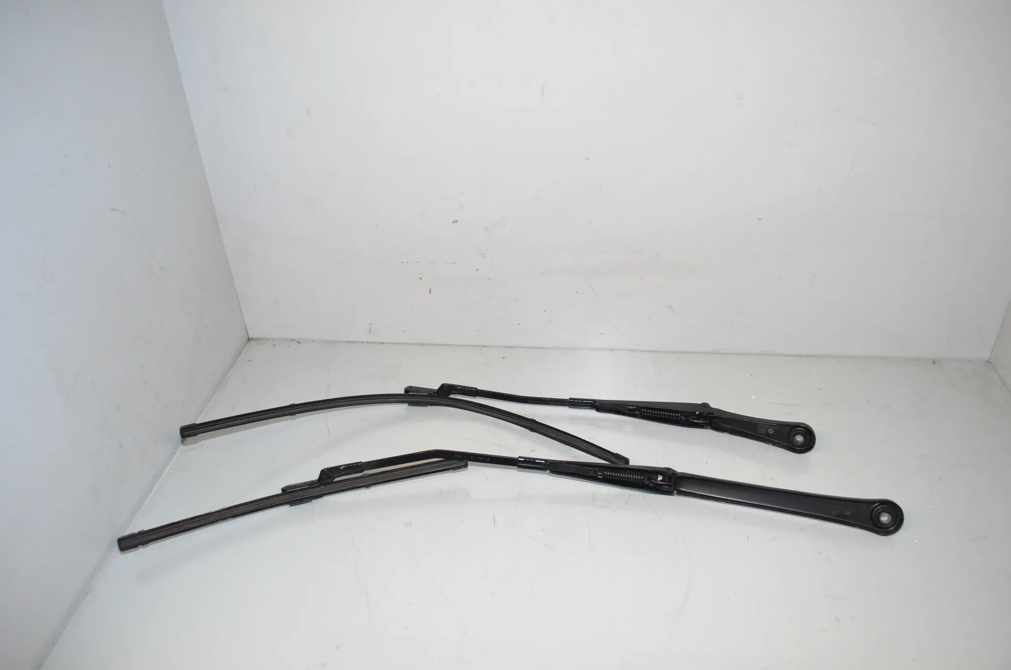 Front Wiper Arms – OEM 8492112 · BMW 2 Active Tourer (U06) (2021 - -) 218d 2022 – 2