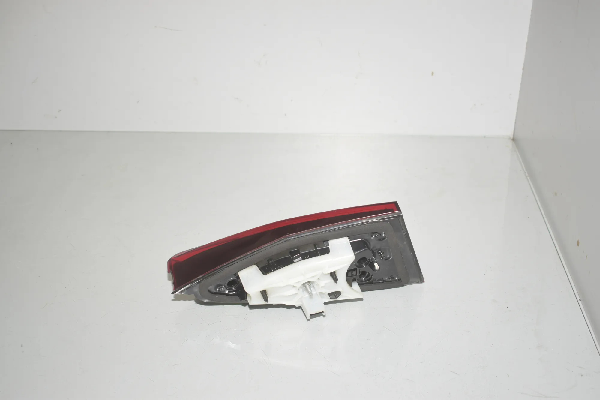 Right Side Tailgate Tail Light – OEM 8494362 · BMW 2 Active Tourer (U06) (2021 - -) 218d 2022 – 5