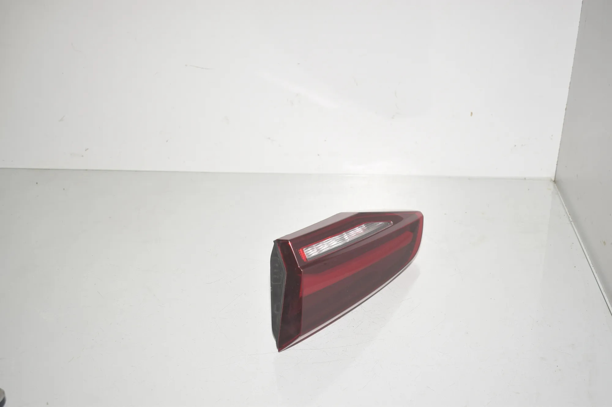 Right Side Tailgate Tail Light – OEM 8494362 · BMW 2 Active Tourer (U06) (2021 - -) 218d 2022 – 3