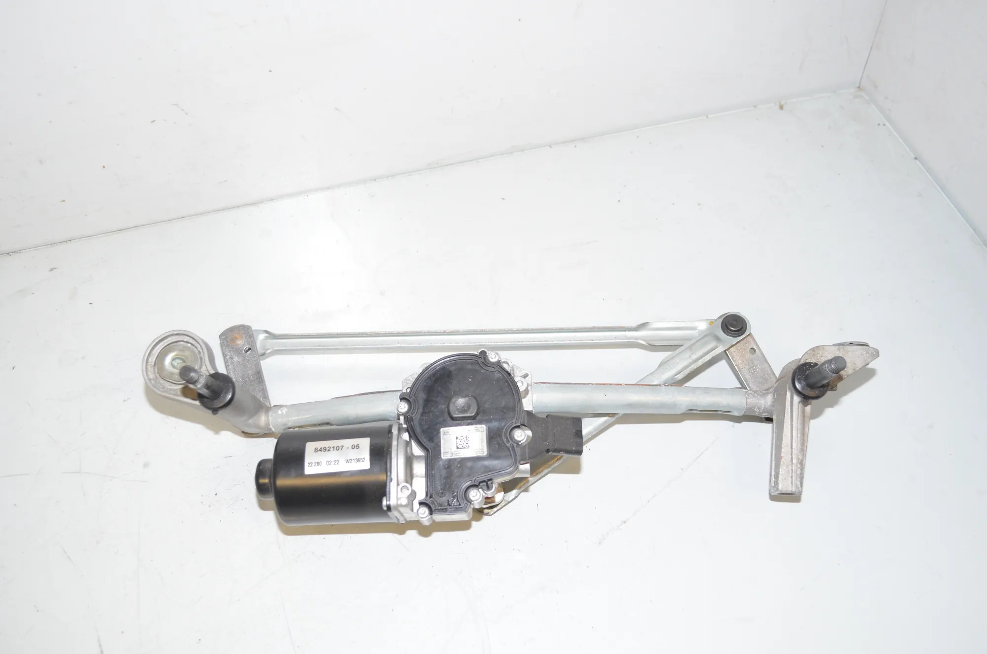 Front Windshield Wiper Mechanism – OEM 8492107 · BMW 2 Active Tourer (U06) (2021 - -) 218d 2022