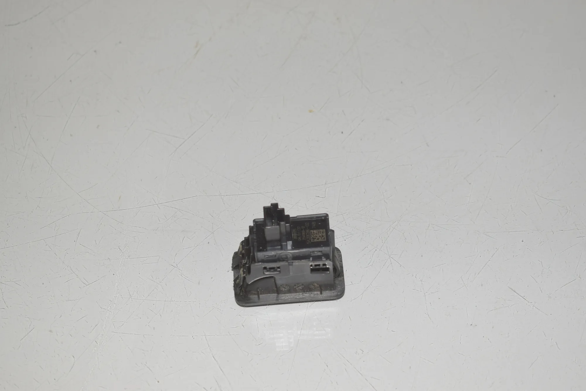 Switches – OEM 5A2BCB6 · BMW 2 Active Tourer (U06) (2021 - -) 218d 2022 – 3