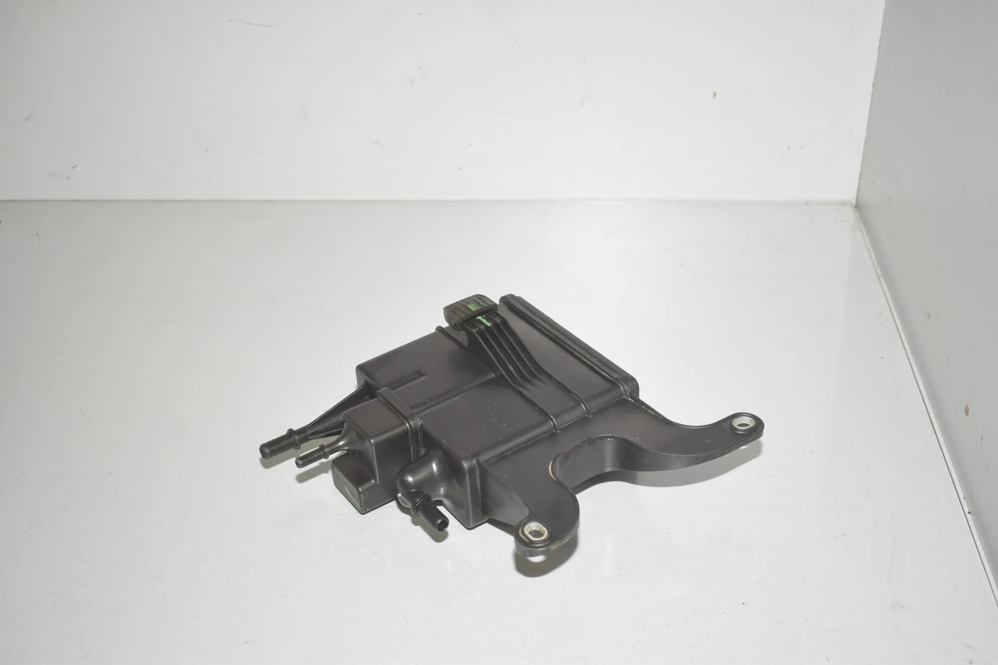 Charcoal Container Filter – OEM 7300489 · BMW 2 Active Tourer (F45) 218 i 2016 – 4