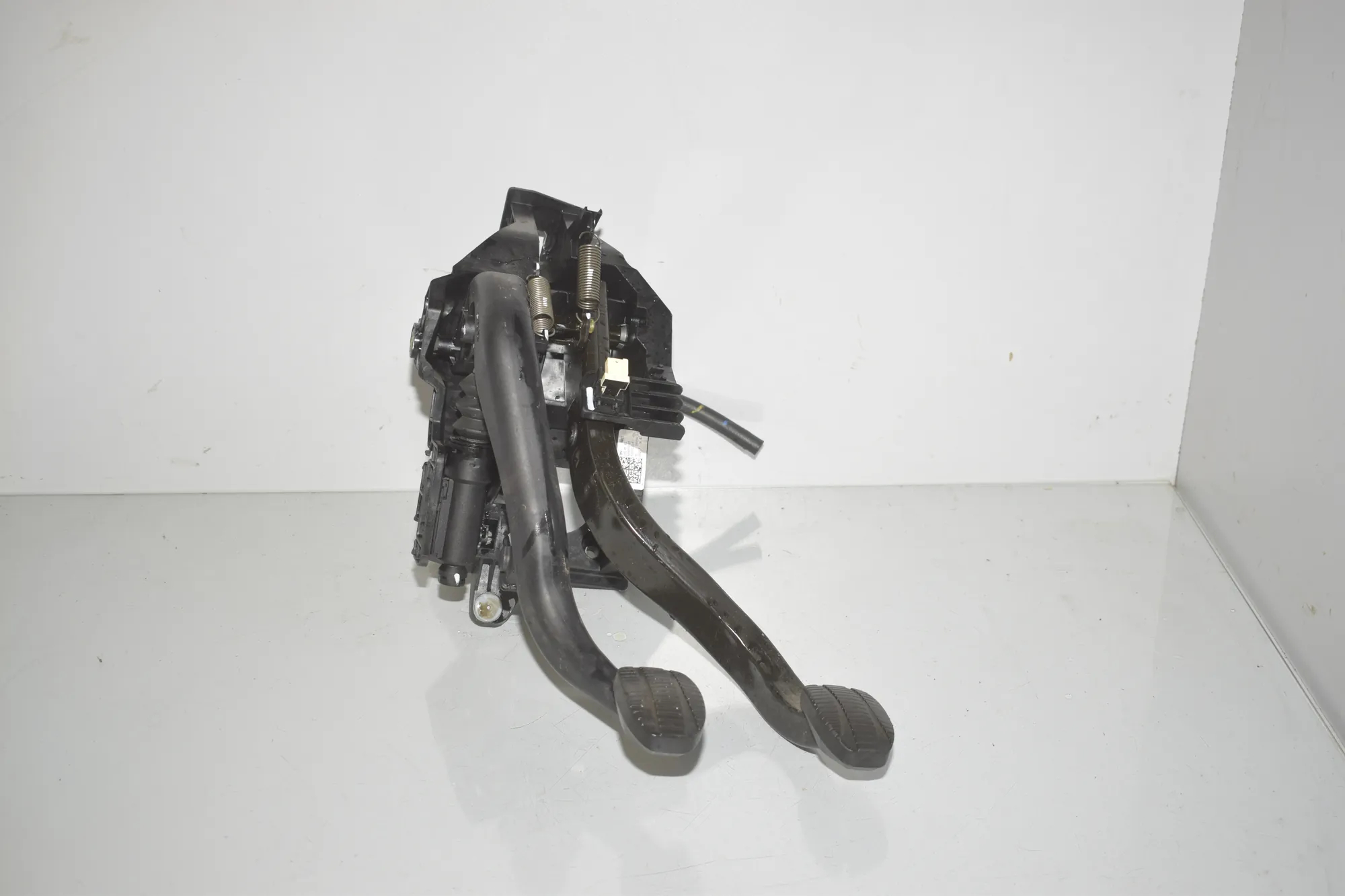Clutch Pedal – OEM 6856592 · BMW 2 Active Tourer (F45) 218 i 2016