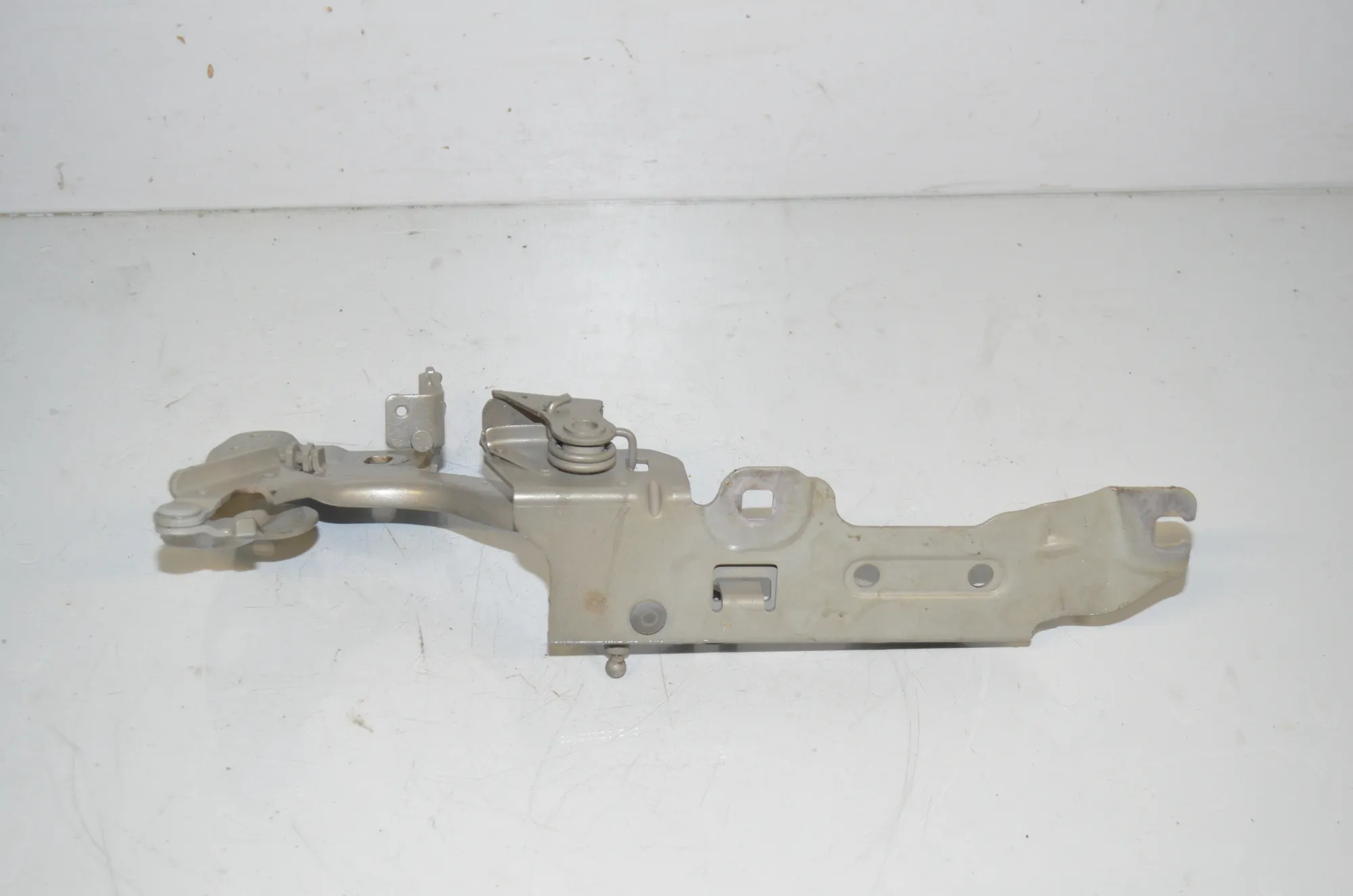 Front Right Bonnet Hinge – OEM 7300522 · BMW 2 Active Tourer (F45) 218 i 2016 – 3