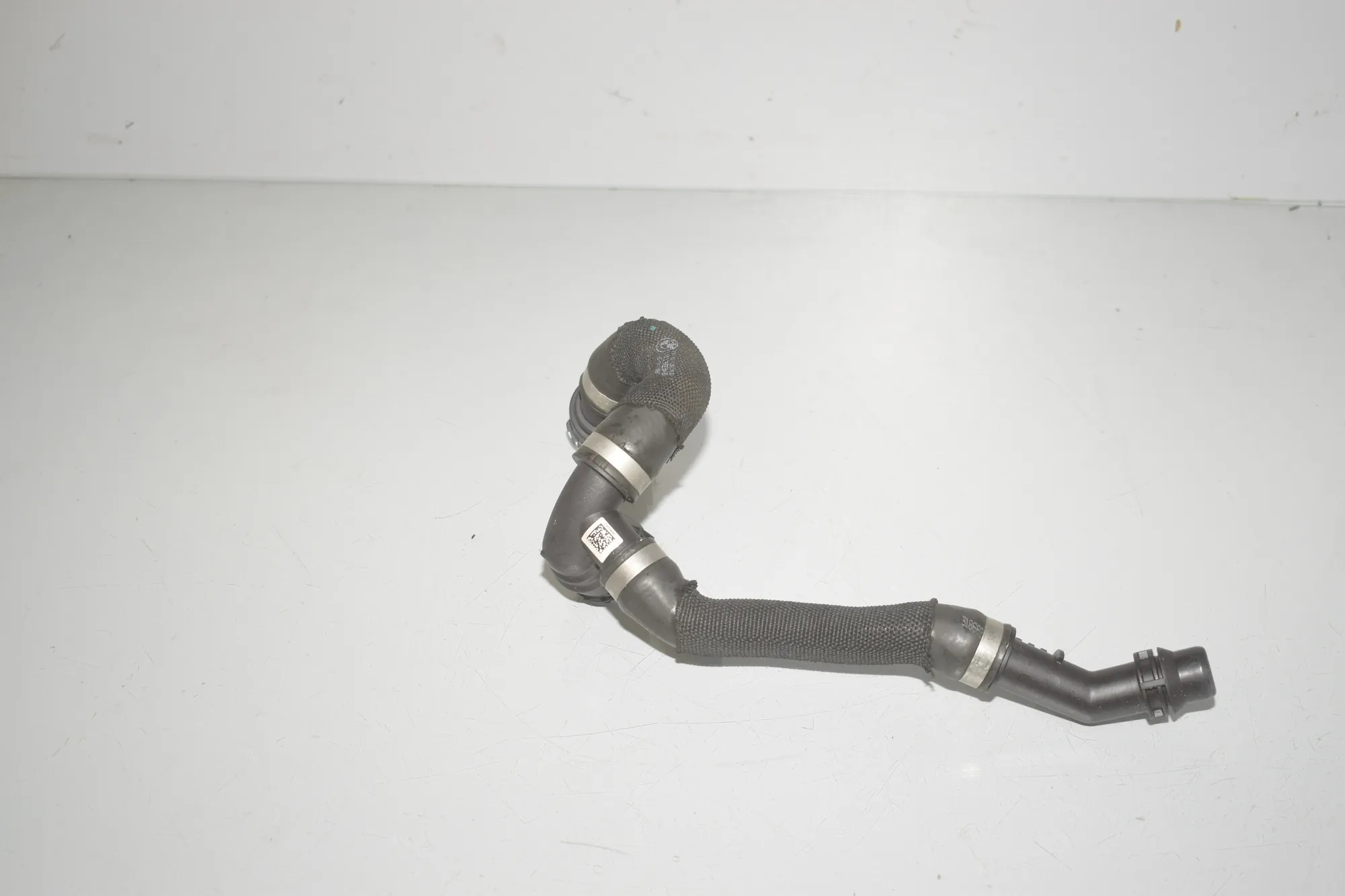 Coolant Hose Pipe – OEM 9896554 · BMW X1 (U11) (2022 - -) BMW X1 (U11) sDrive 18 i 2024 – 3