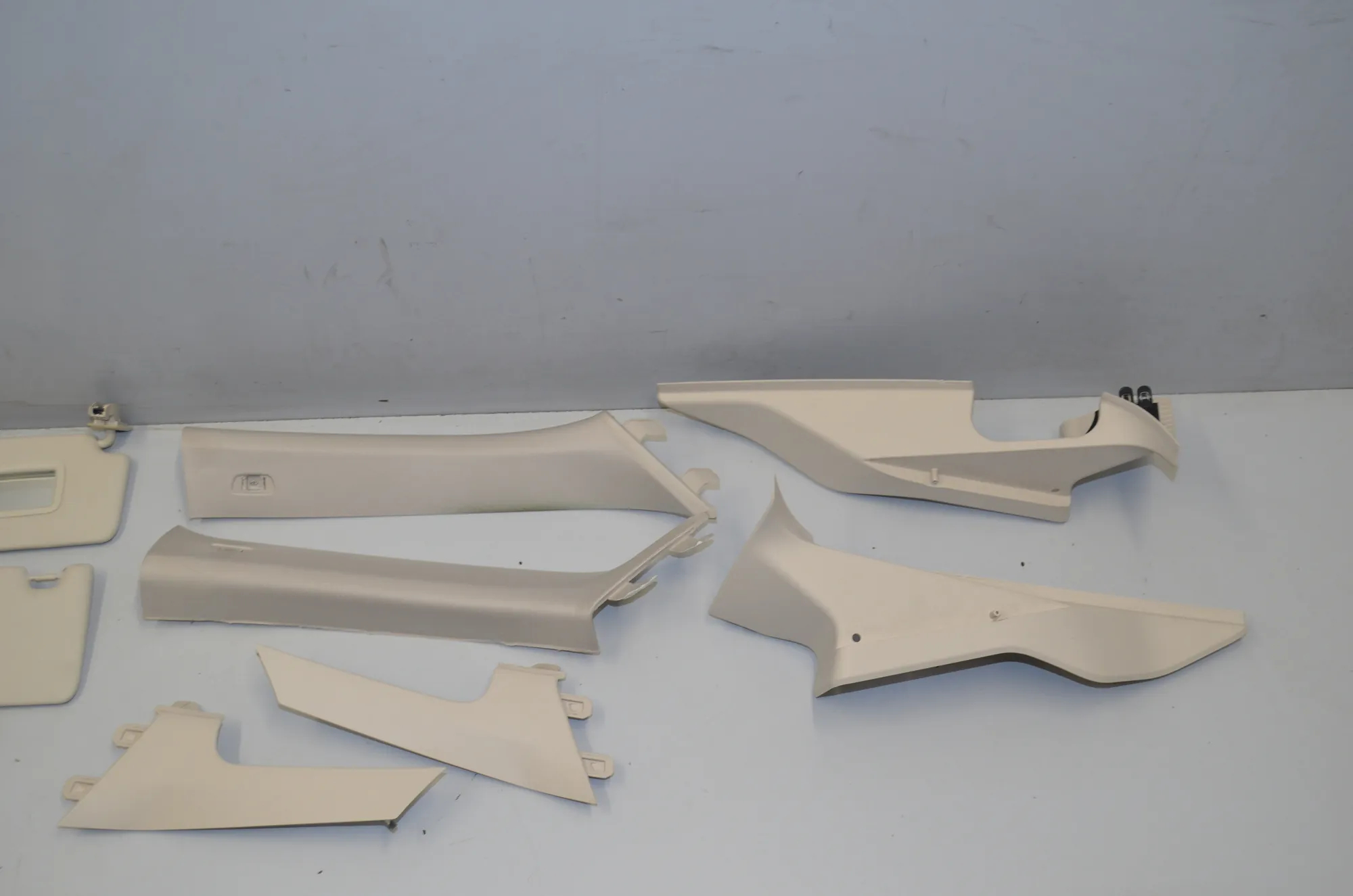 Interior Side Pillars Trim Kit – OEM 7489848 · BMW i4 (G26) (2022 - -) eDrive35 2023 – 3