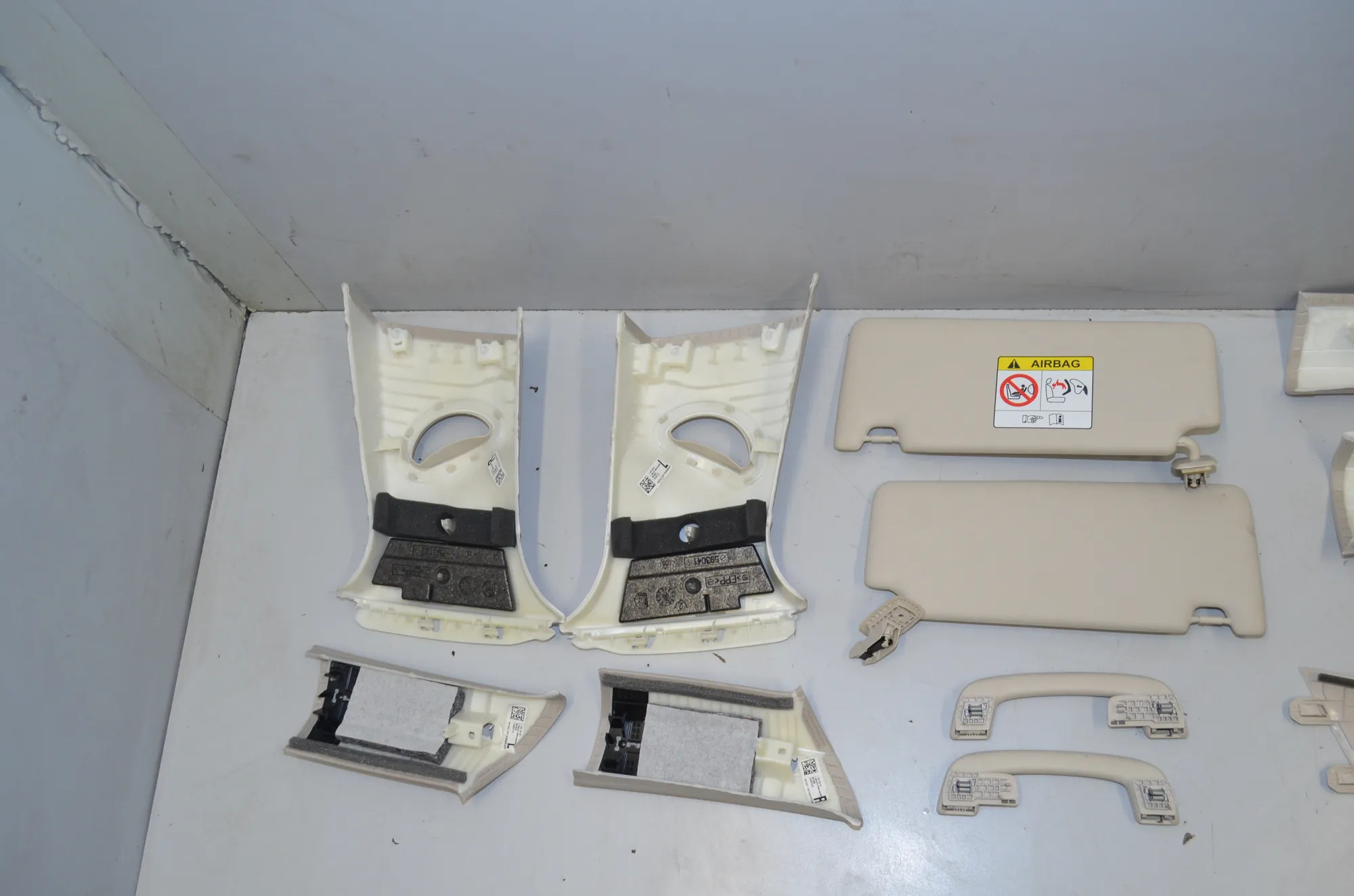Interior Side Pillars Trim Kit – OEM 7489848 · BMW i4 (G26) (2022 - -) eDrive35 2023 – 5