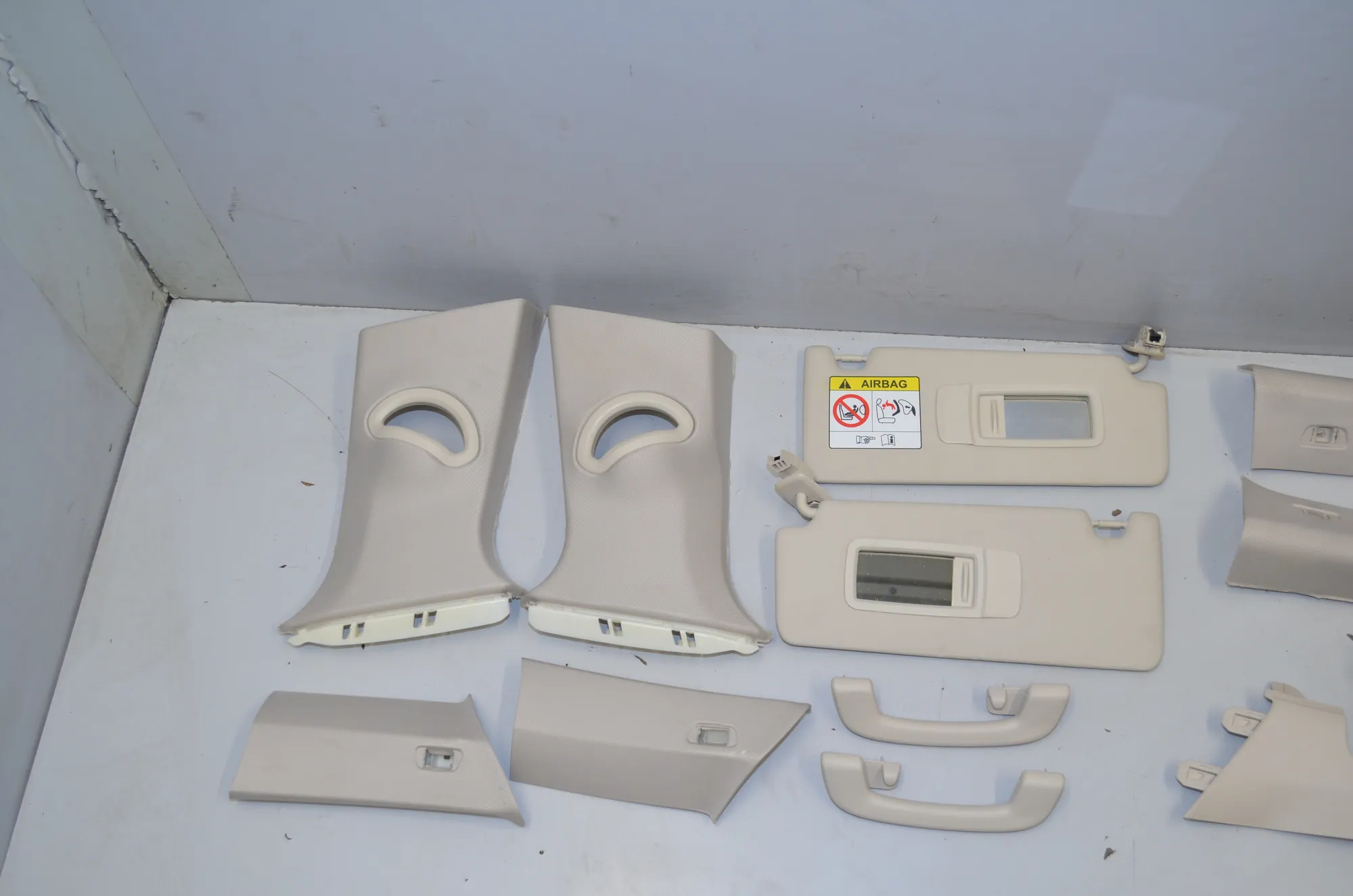 Interior Side Pillars Trim Kit – OEM 7489848 · BMW i4 (G26) (2022 - -) eDrive35 2023 – 2