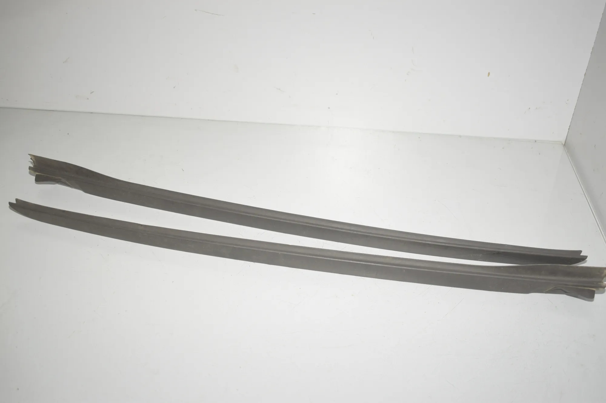 Front Windshield Trim – OEM 7933088 · BMW i4 (G26) (2022 - -) eDrive35 2023 – 2