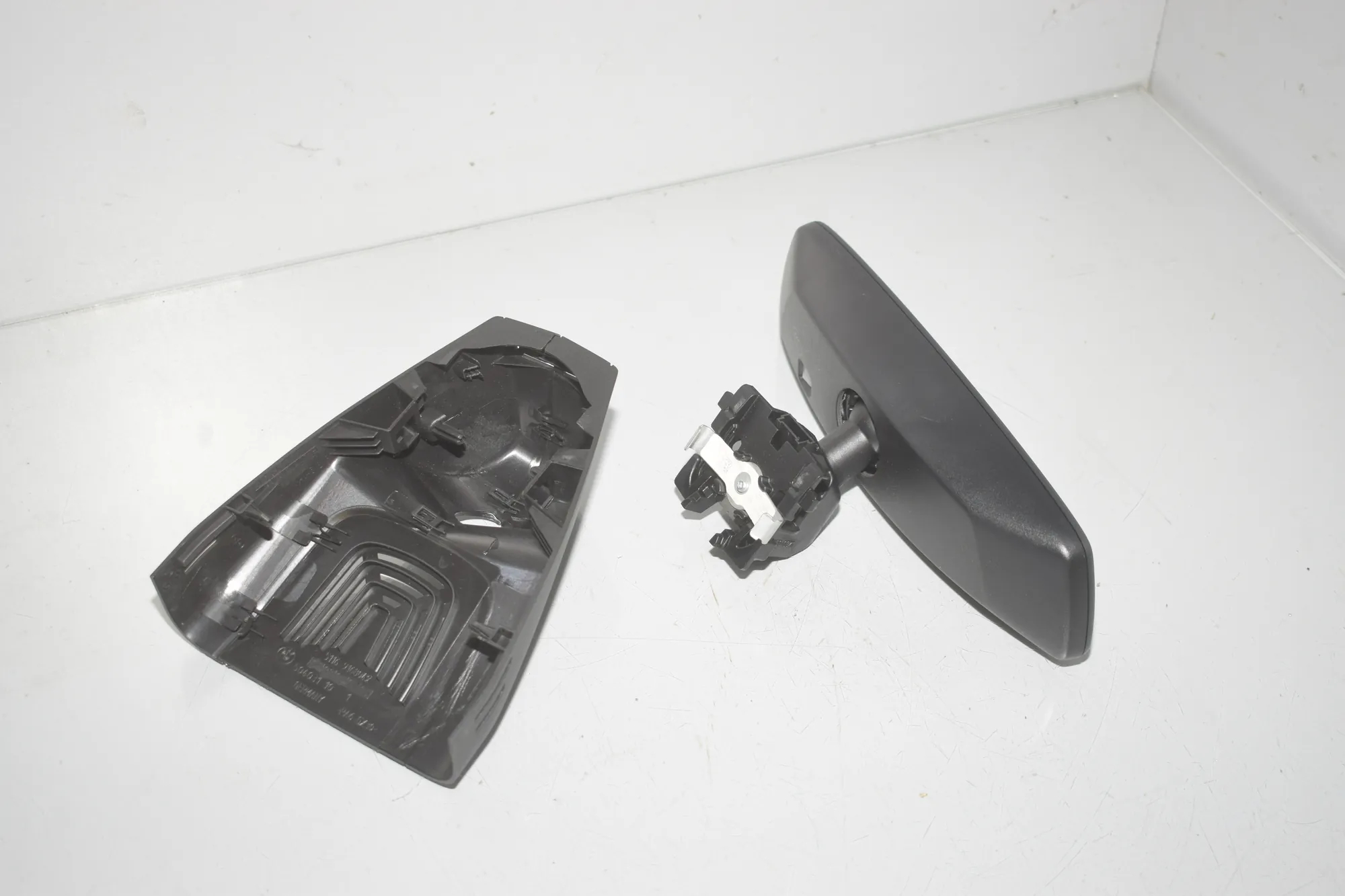 Interior Rear View Mirror – OEM 6830615 · BMW i4 (G26) (2022 - -) eDrive35 2023 – 2