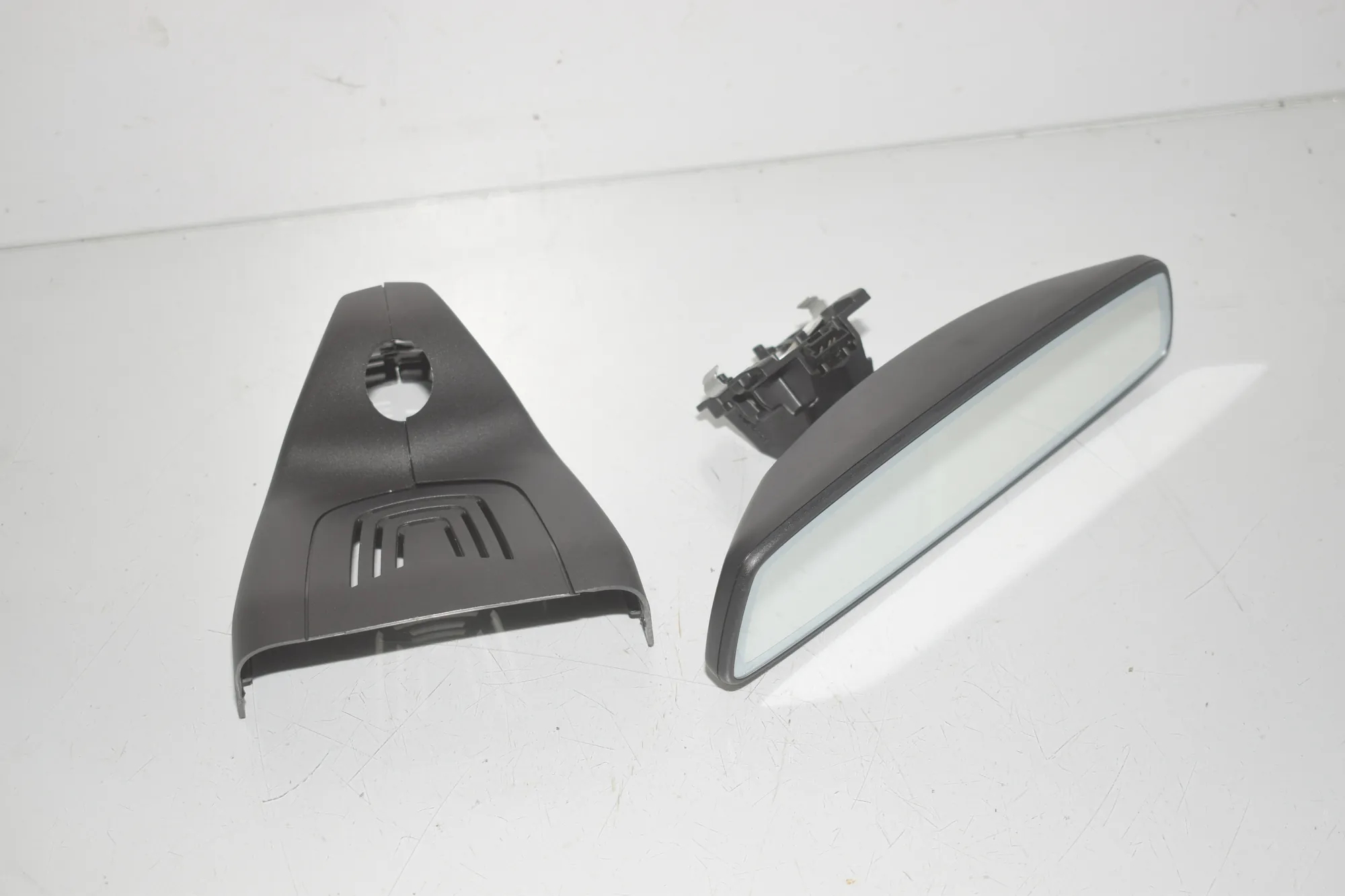 Interior Rear View Mirror – OEM 6830615 · BMW i4 (G26) (2022 - -) eDrive35 2023