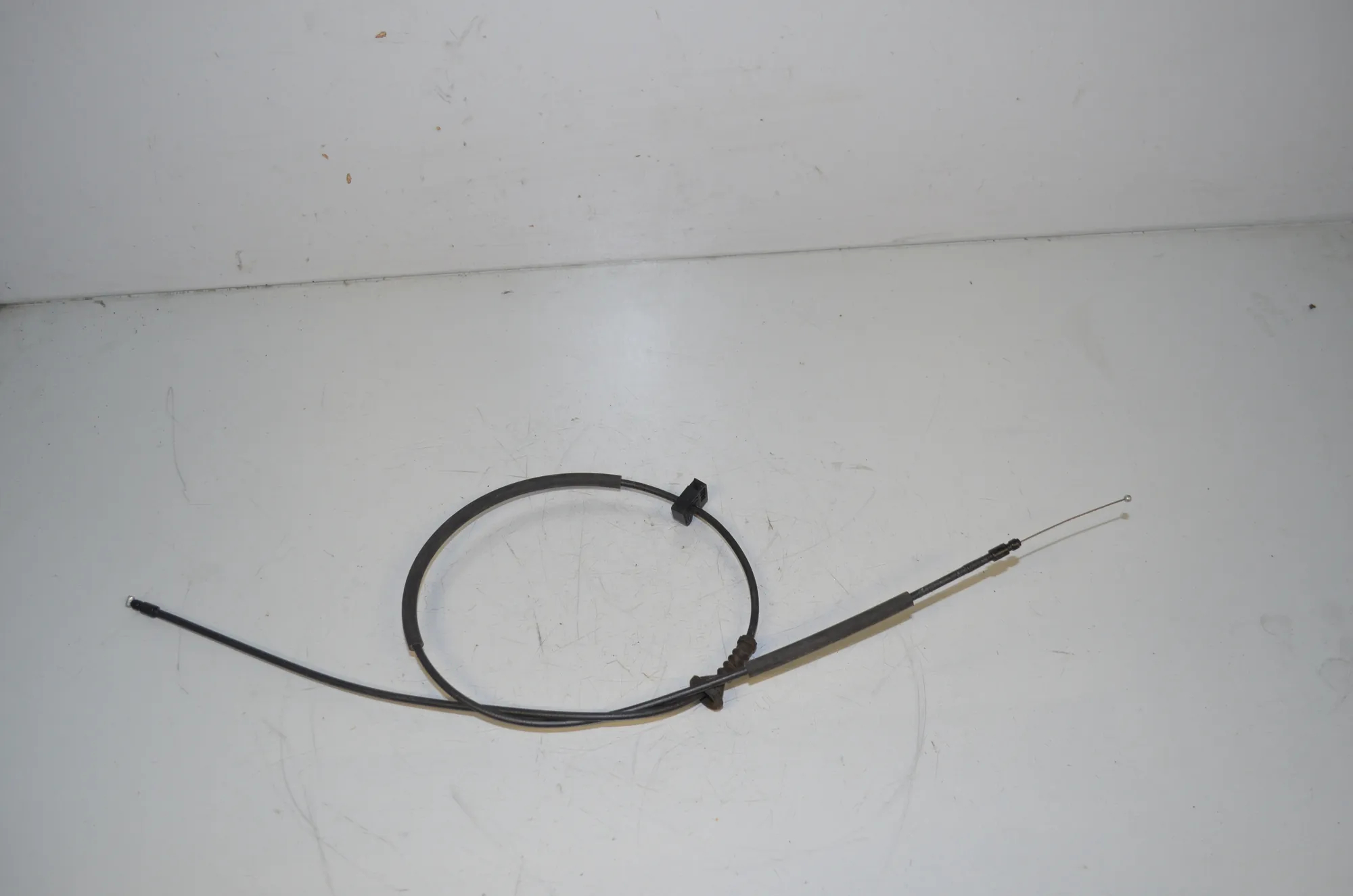 Bonnet Lock Cable – OEM 7419389 · BMW i4 (G26) (2022 - -) eDrive35 2023
