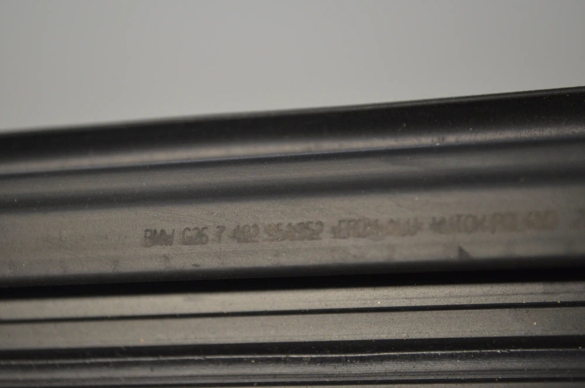 Front Left Door Seal Rubber – OEM 7482951 · BMW i4 (G26) (2022 - -) eDrive35 2023 – 4