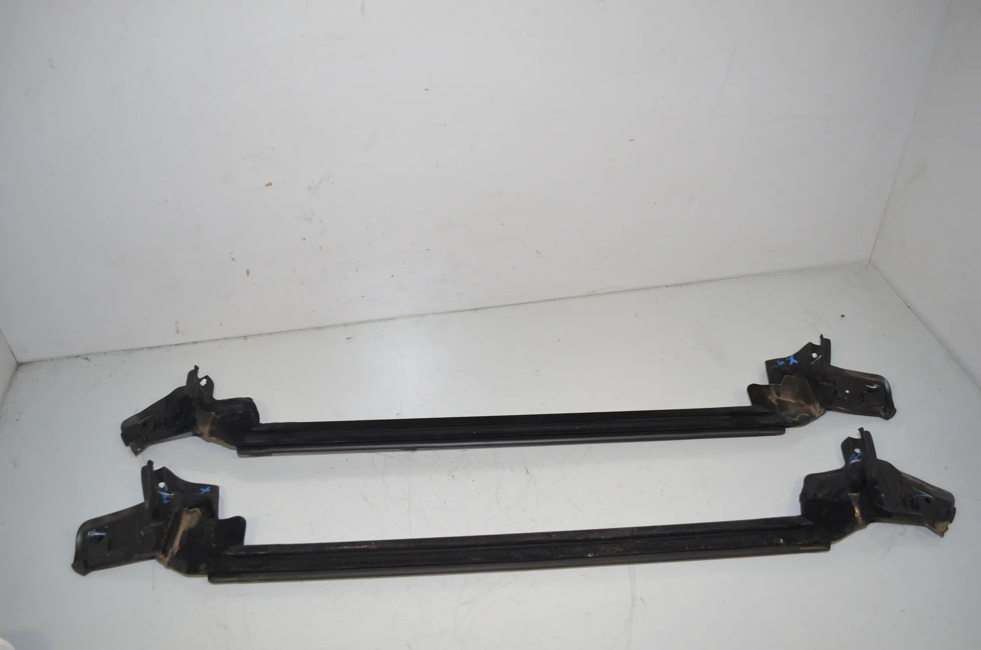 Front Left Door Seal Rubber – OEM 7482951 · BMW i4 (G26) (2022 - -) eDrive35 2023