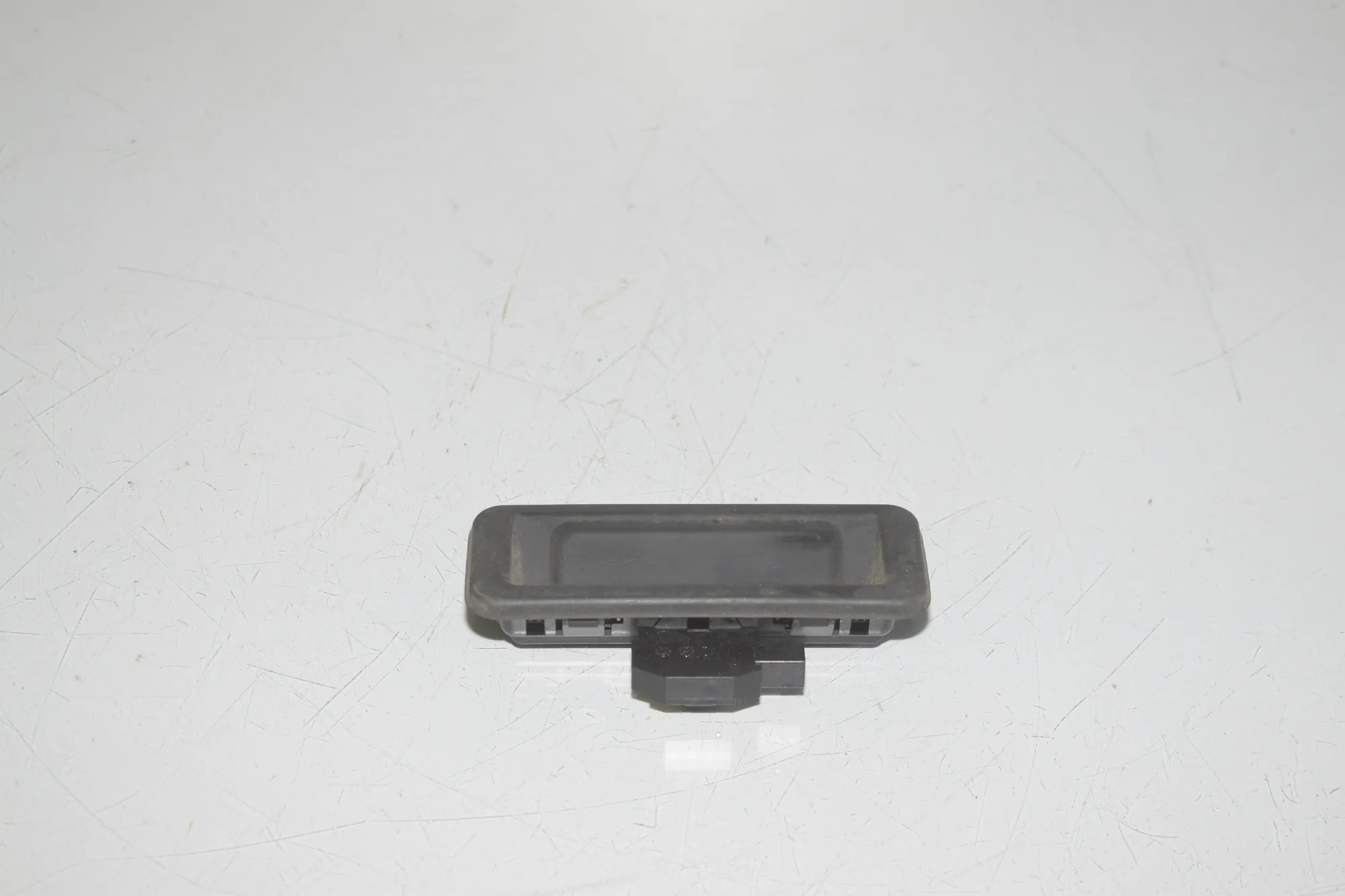 Tailgate Open Switch – OEM 8492533 · BMW i4 (G26) (2022 - -) eDrive35 2023