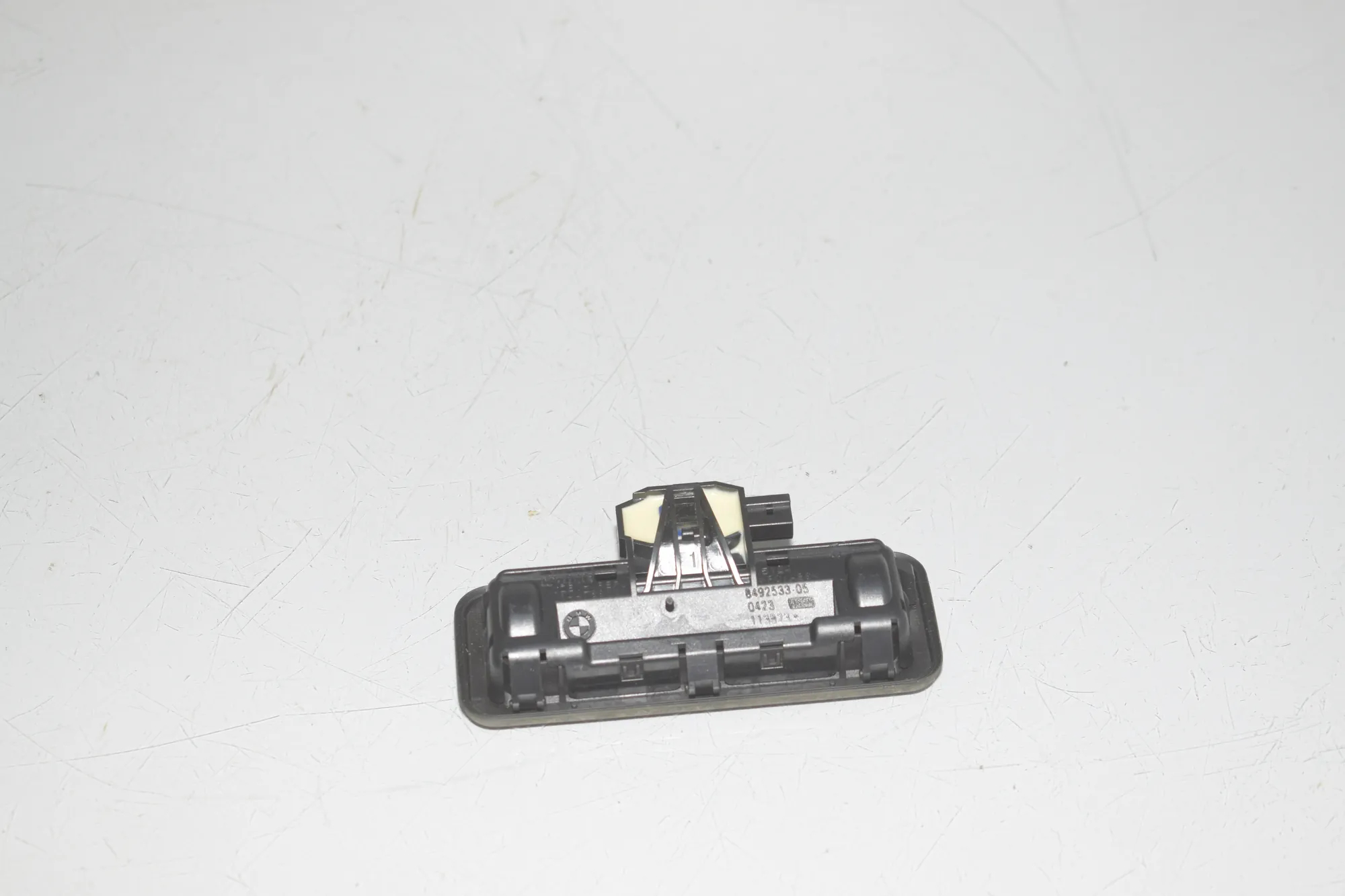 Tailgate Open Switch – OEM 8492533 · BMW i4 (G26) (2022 - -) eDrive35 2023 – 2