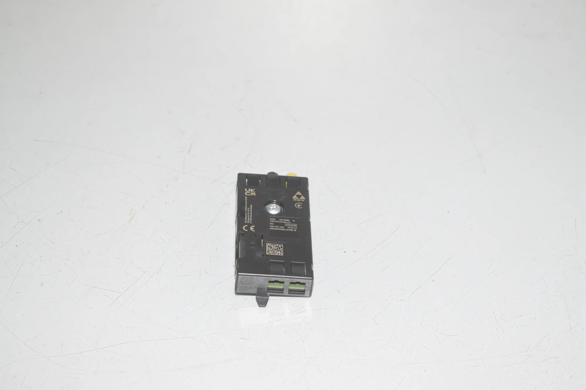 Antenna Amplifier – OEM 5A73DB0 · BMW i4 (G26) (2022 - -) eDrive35 2023