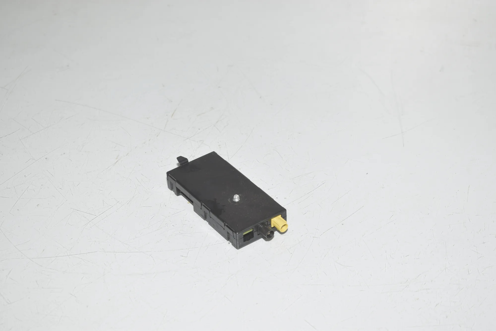 Antenna Amplifier – OEM 5A73DB0 · BMW i4 (G26) (2022 - -) eDrive35 2023 – 3