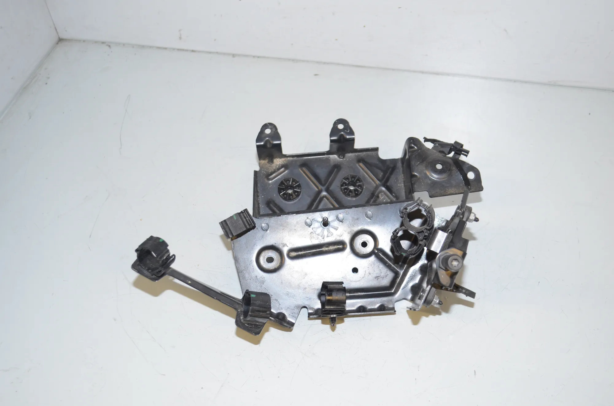 Bracket – OEM 9461549 · BMW i4 (G26) (2022 - -) eDrive35 2023 – 2