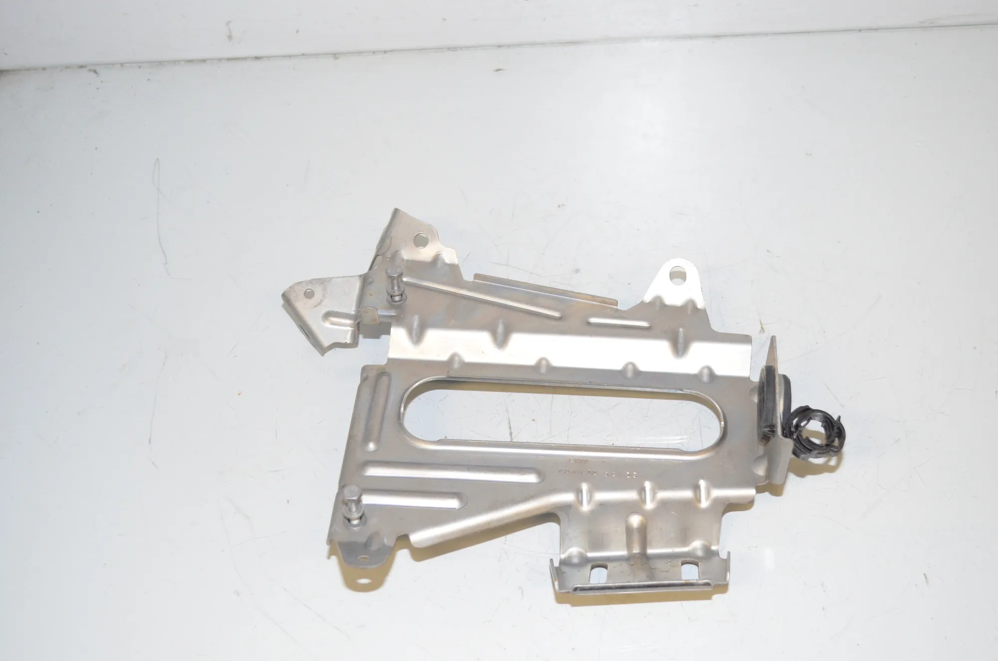 Bracket – OEM 7926111 · BMW i4 (G26) (2022 - -) eDrive35 2023