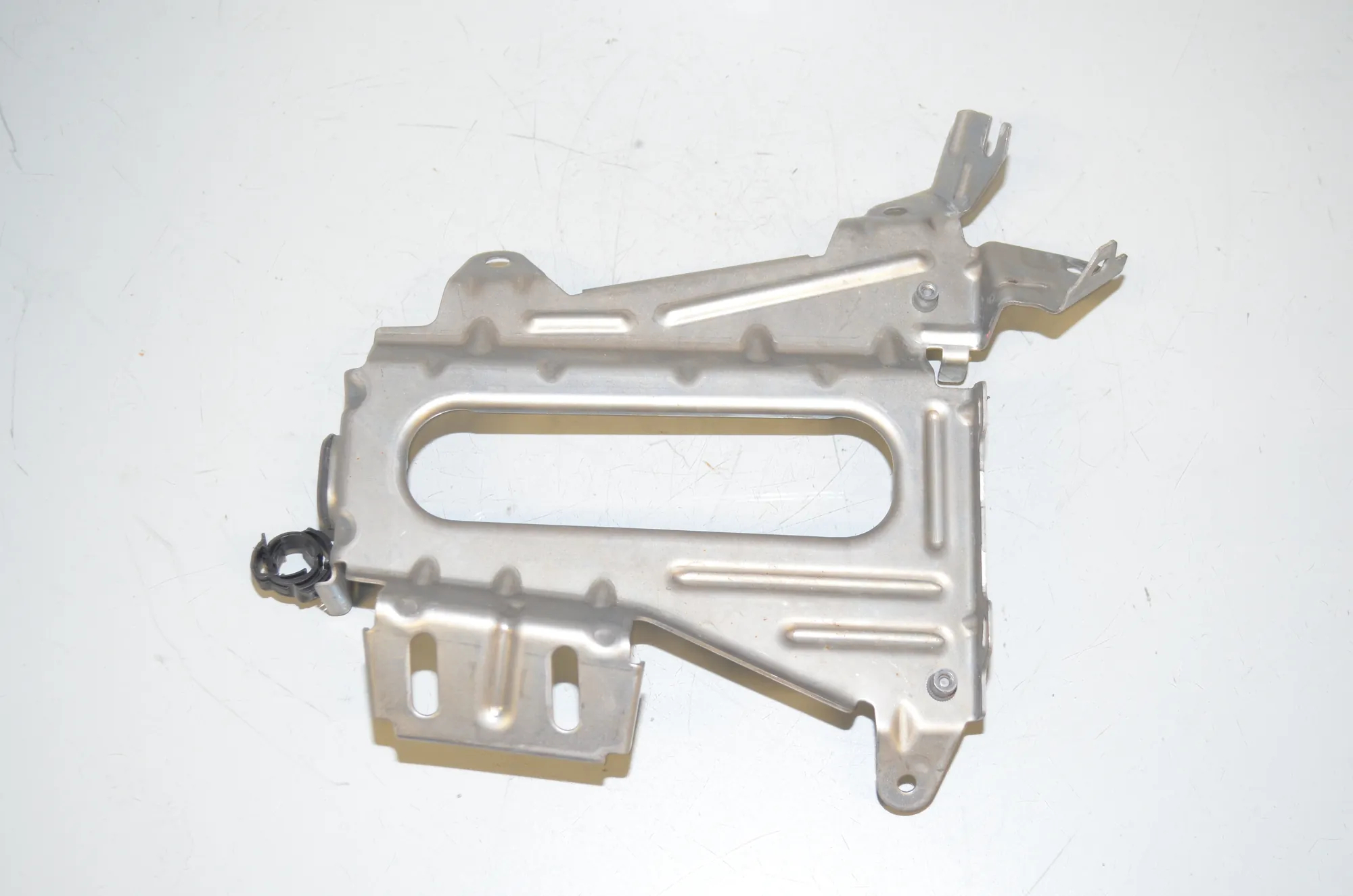 Bracket – OEM 7926111 · BMW i4 (G26) (2022 - -) eDrive35 2023 – 3