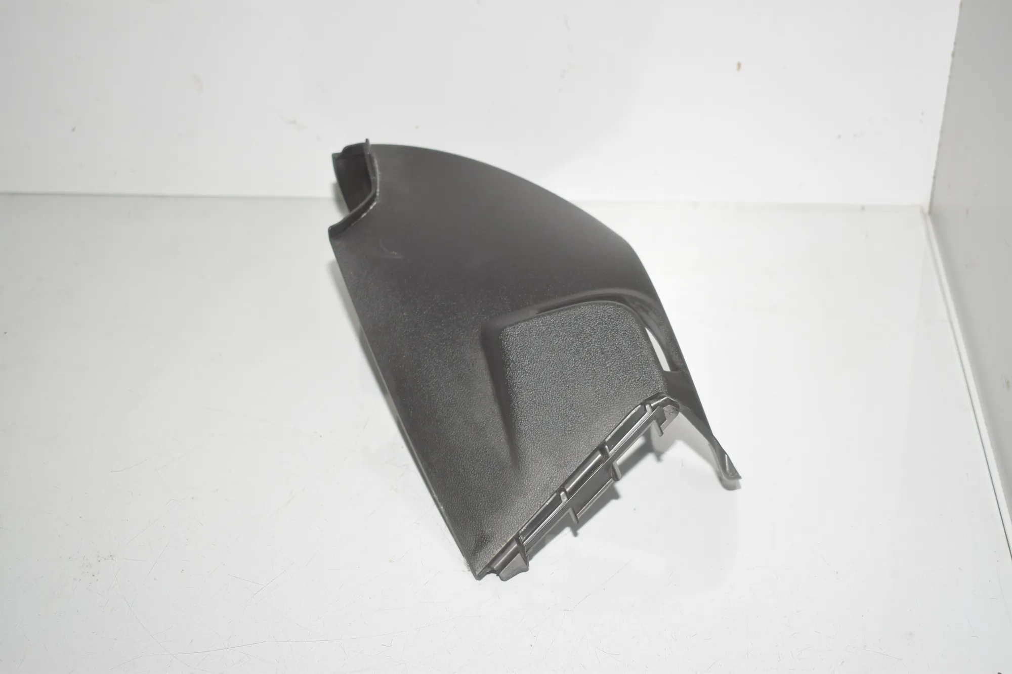 Rear Left Pillar Trim – OEM 7491177 · BMW i4 (G26) (2022 - -) eDrive35 2023 – 2