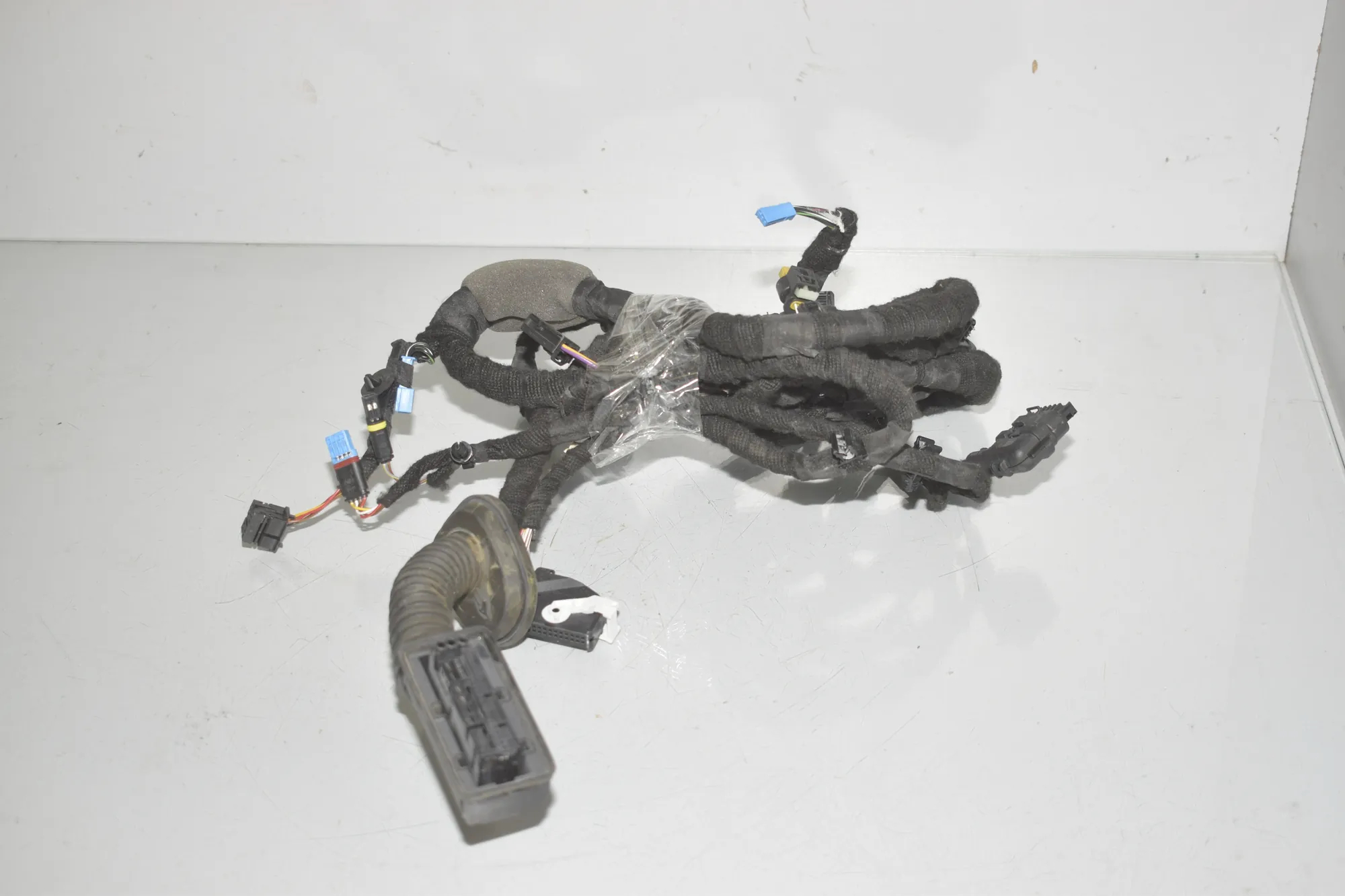 Rear Right Door Wiring – OEM 5A4D061 · BMW i4 (G26) (2022 - -) eDrive35 2023 – 2