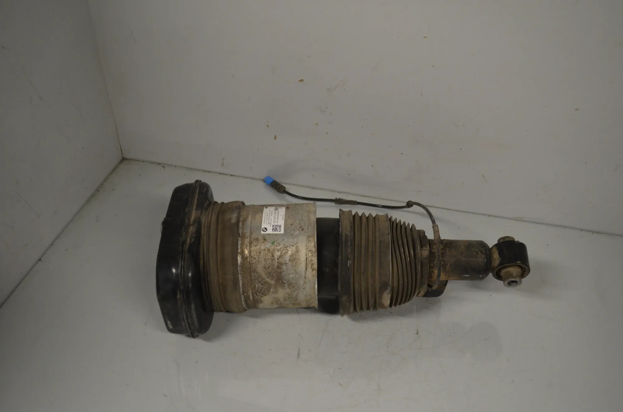 Rear Left Shock Absorber – OEM 5A49DC5 · BMW i4 (G26) (2022 - -) eDrive35 2023 – 2