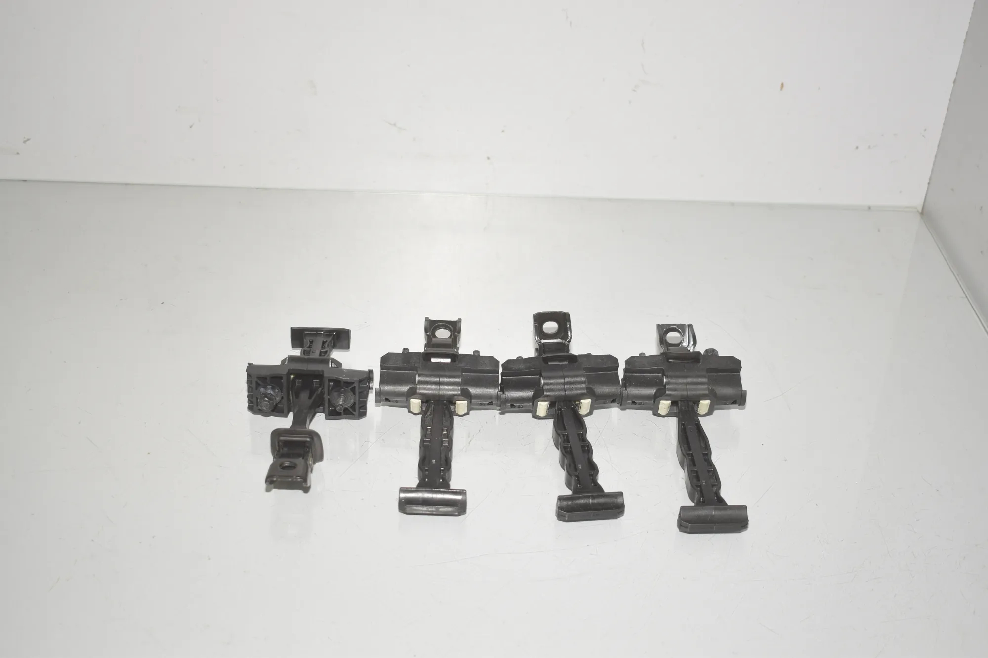 Rear Left Door Soft Close Unit – OEM 7499229 · BMW i4 (G26) (2022 - -) eDrive35 2023